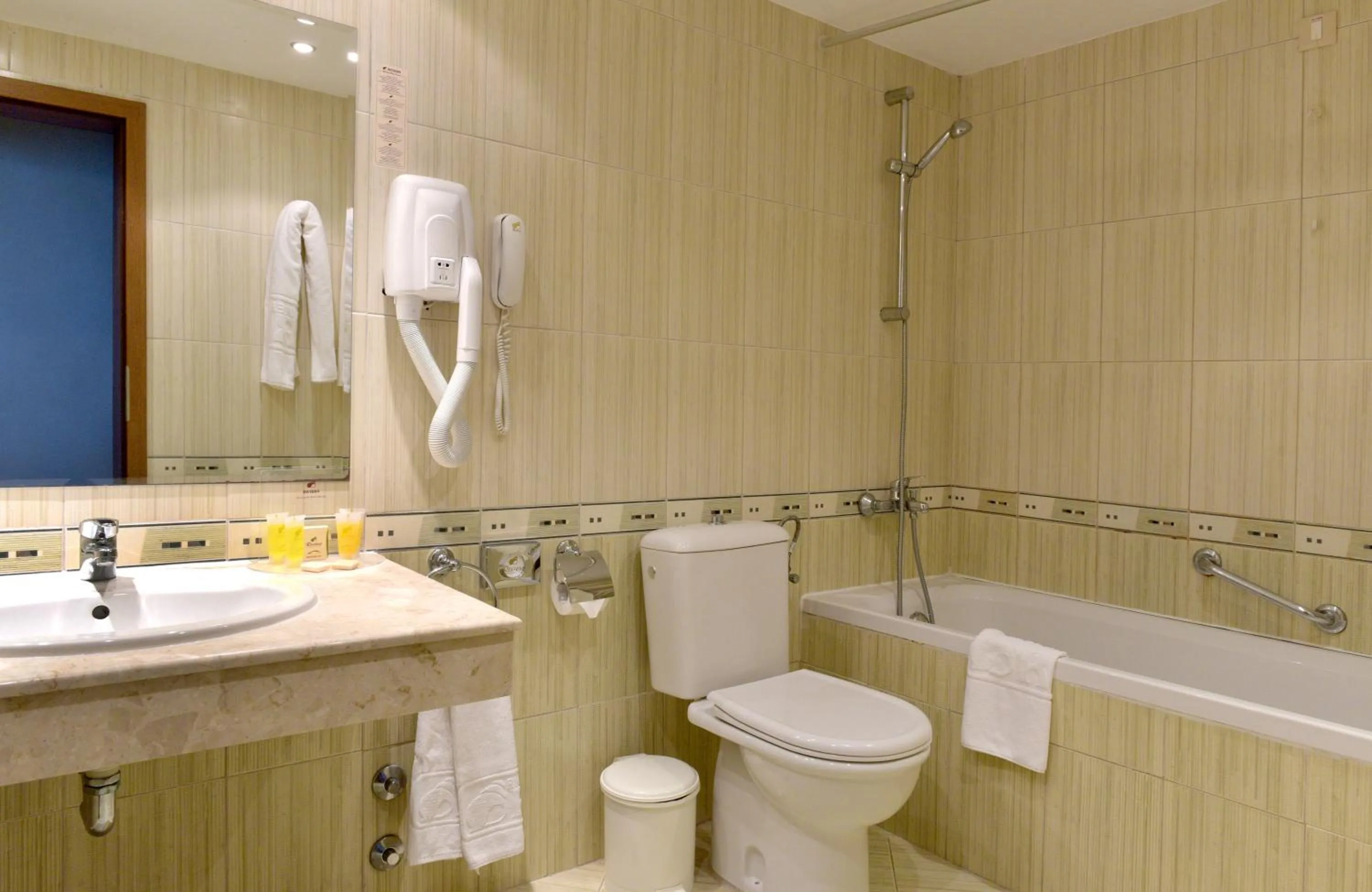 Bathroom in HVD Lotos Hotel