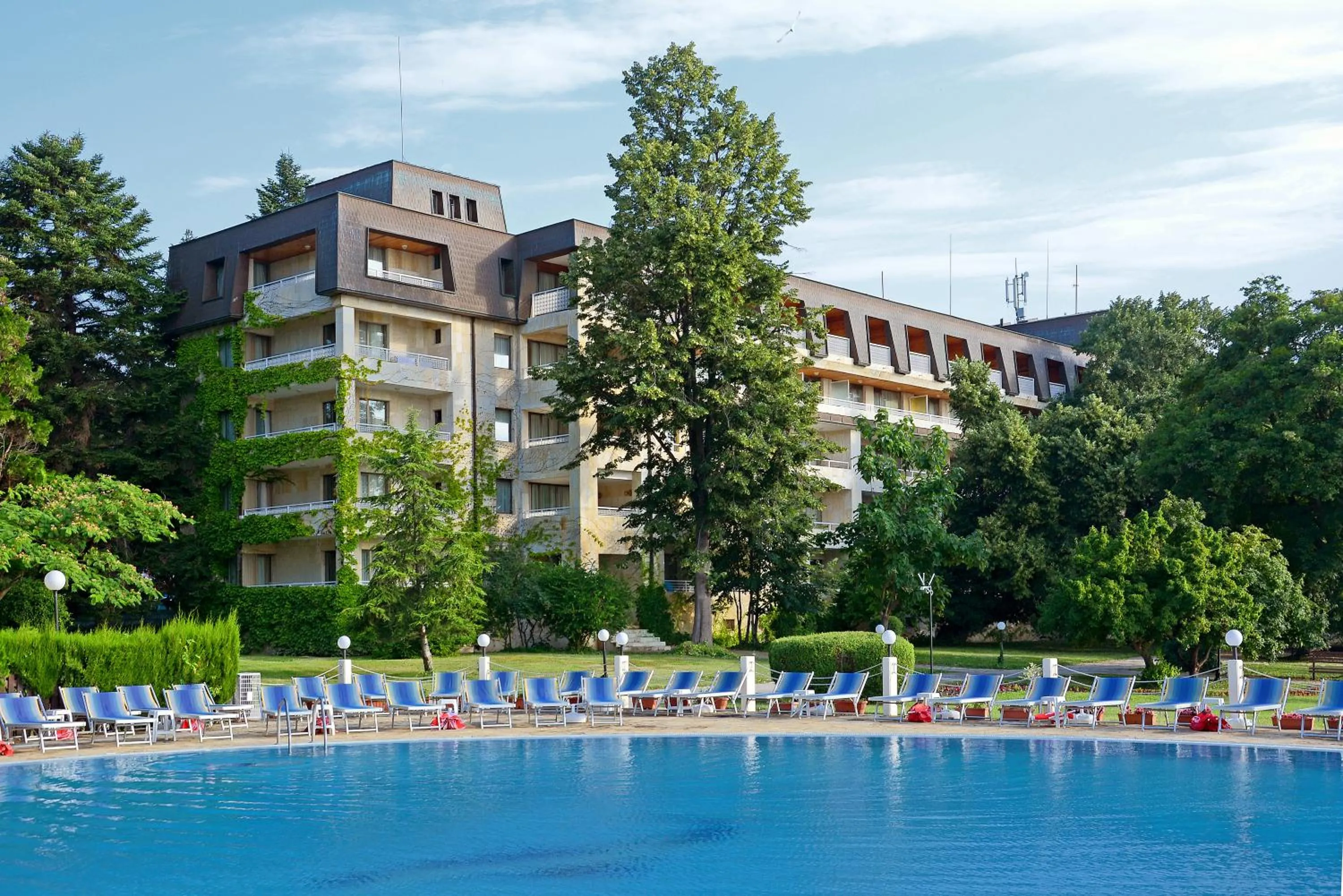 Facade/entrance in HVD Lotos Hotel