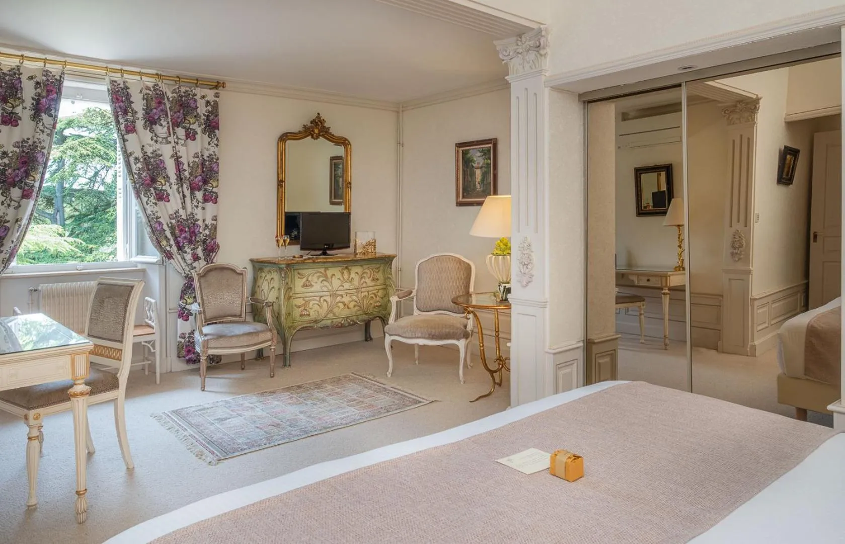 Bed in Chateau De Rochecotte