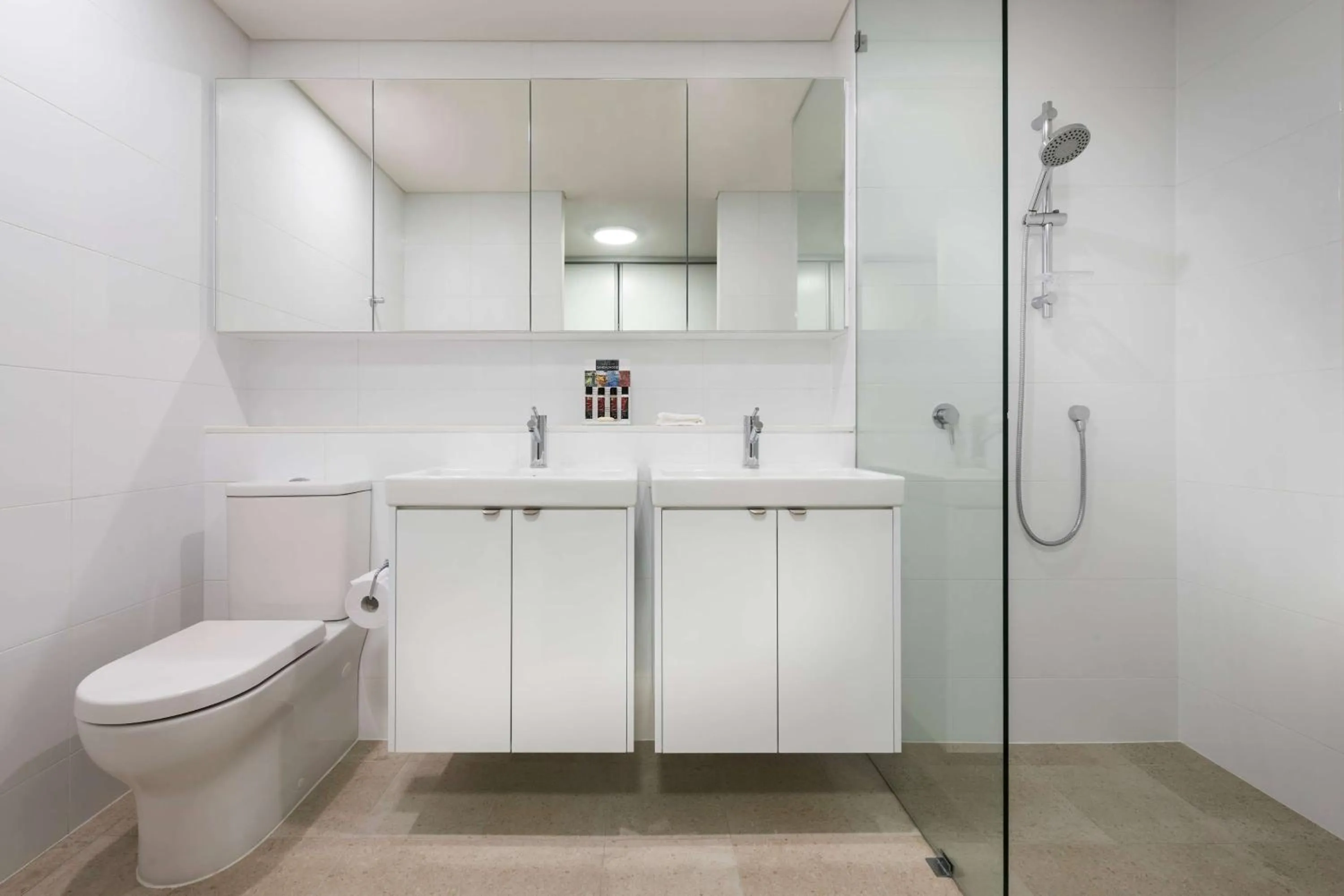 Photo of the whole room in Ramada by Wyndham VetroBlu Scarborough Beach