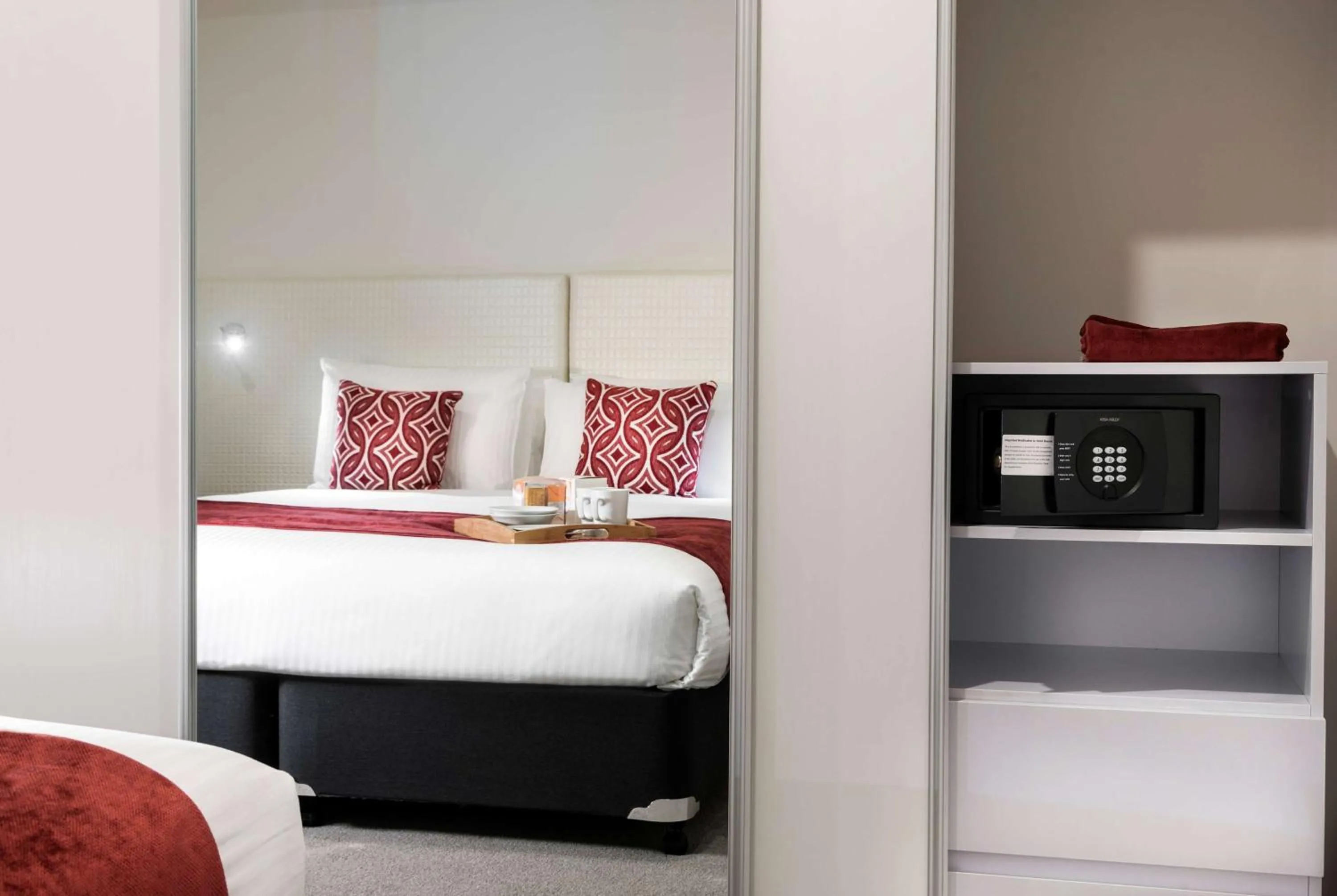 Photo of the whole room, Bed in Ramada by Wyndham VetroBlu Scarborough Beach