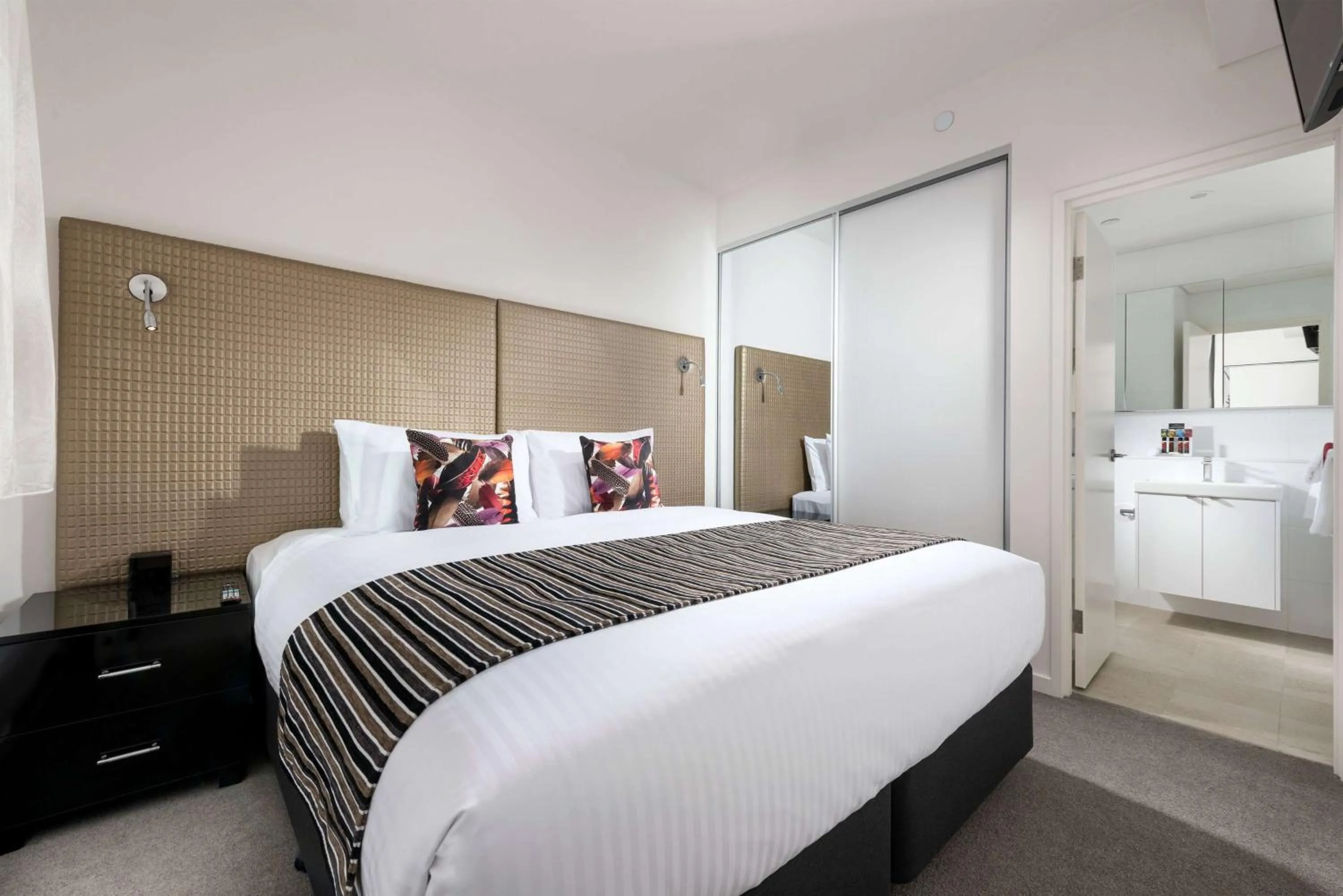 Photo of the whole room, Bed in Ramada by Wyndham VetroBlu Scarborough Beach