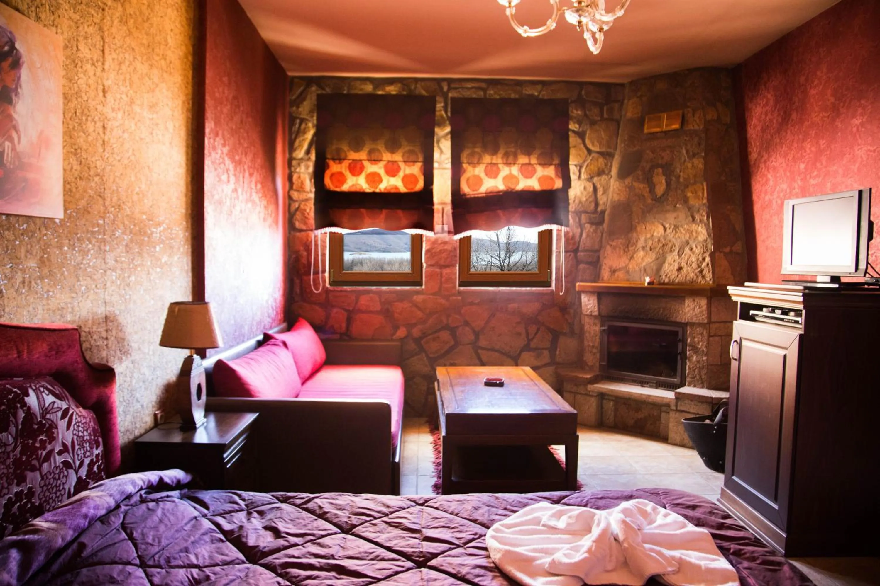 Breakfast, Bed in Silva Suites