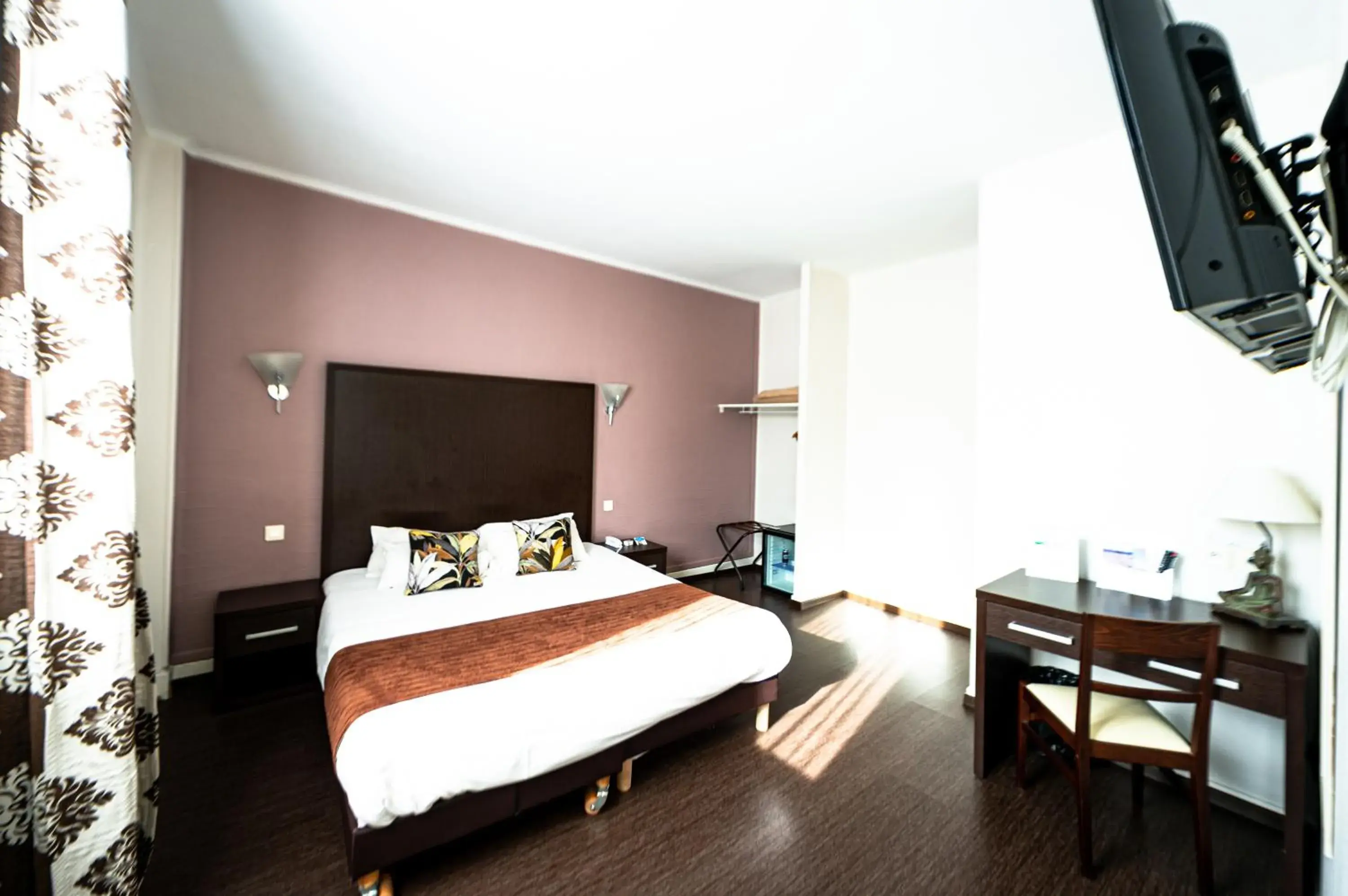 Comfort Double Room Terrace Side in Brit Hotel Confort Auclair Comfort Double Room Terrace Side in Brit Hotel Confort Auclair