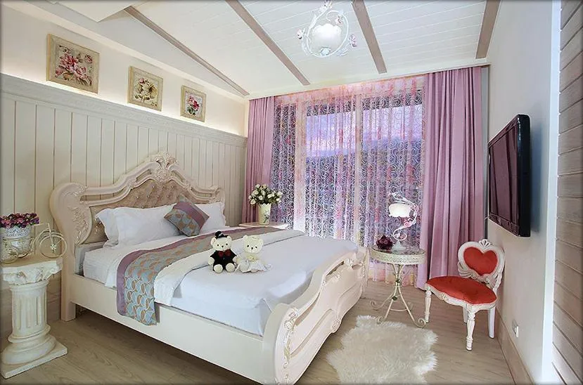 bunk bed in C'est Bon