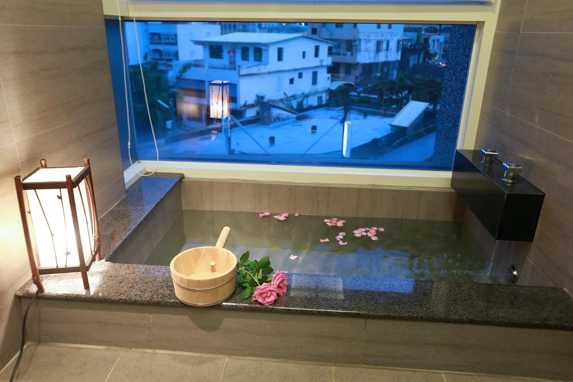 Bathroom in C'est Bon