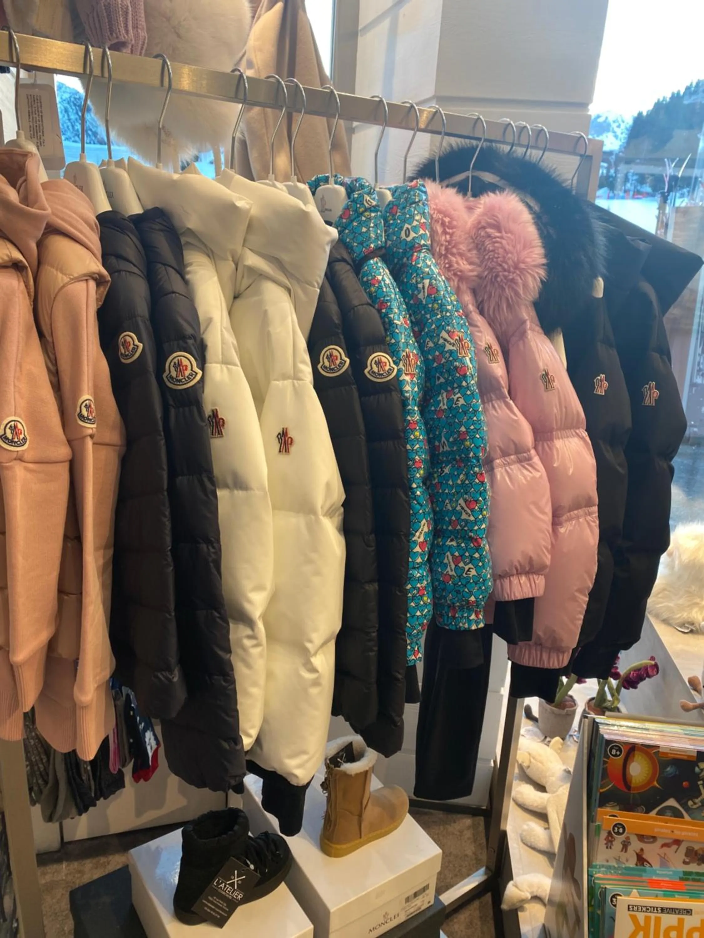 On-site shops in Hôtel de la Loze