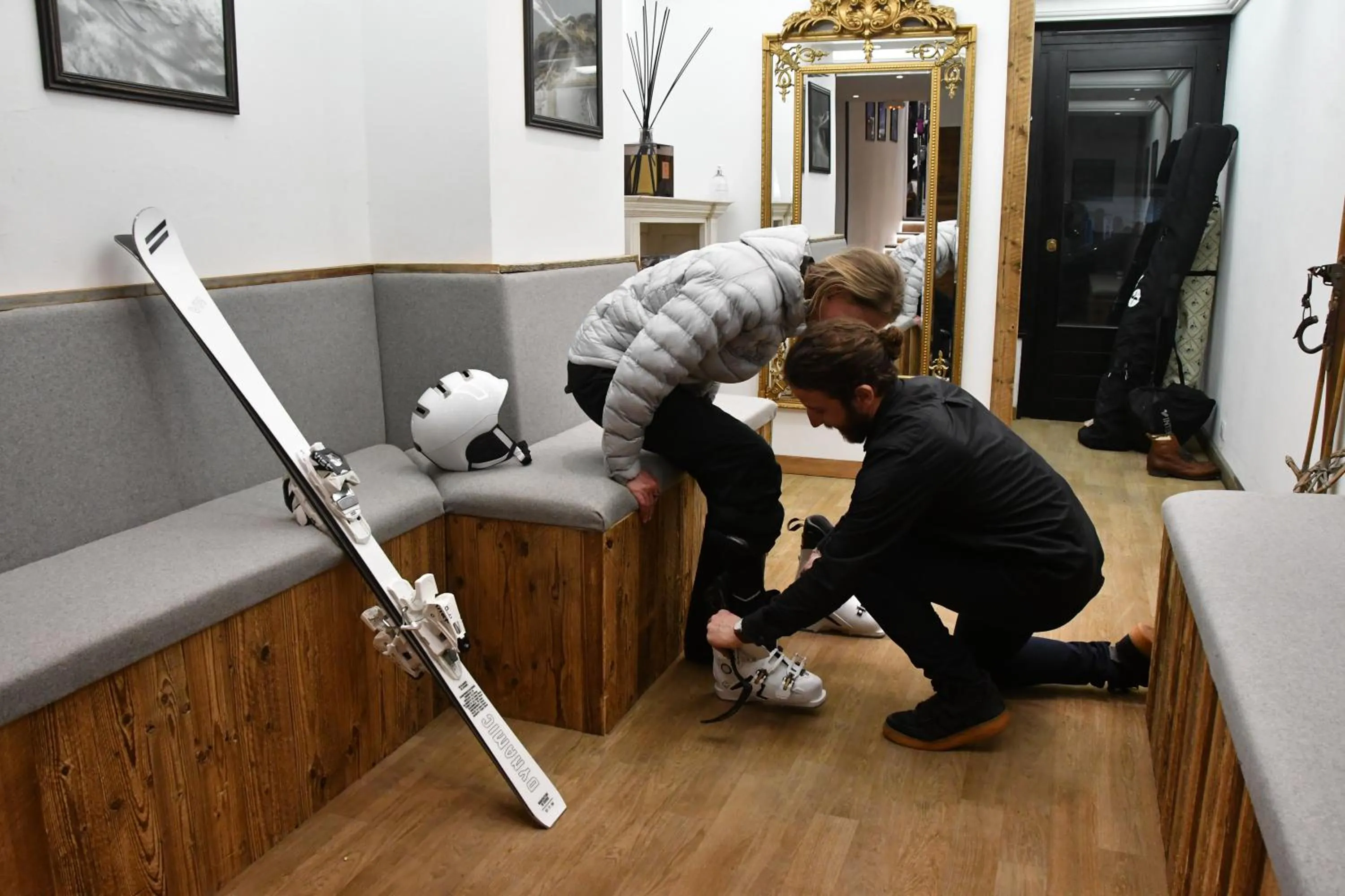 People in Hôtel de la Loze