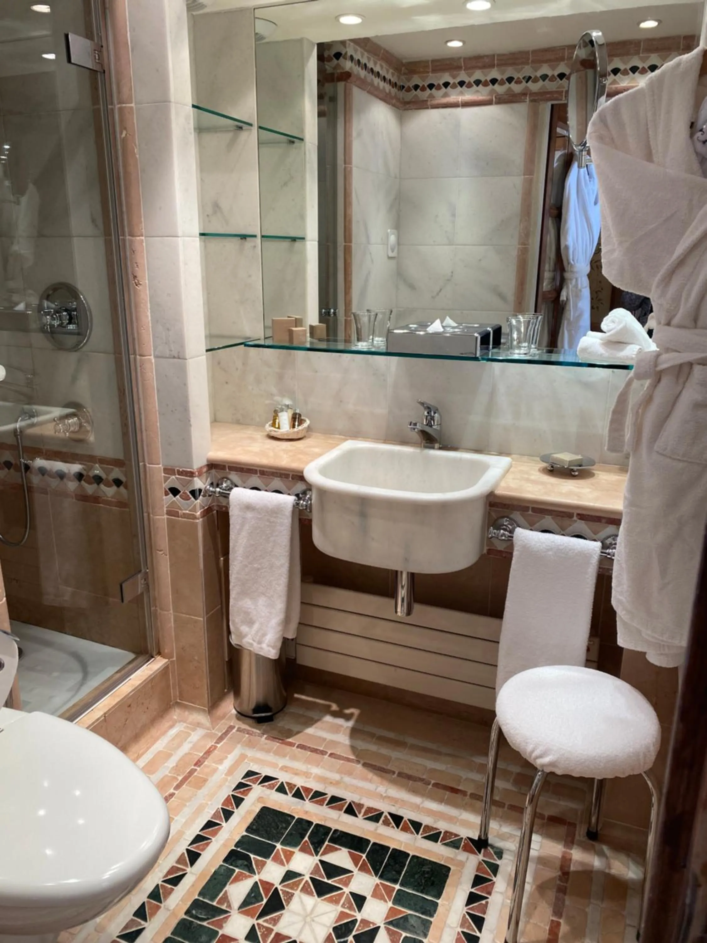 Bathroom in Hôtel de la Loze