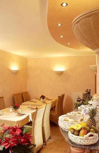 Restaurant/places to eat in Hotel La Principessa