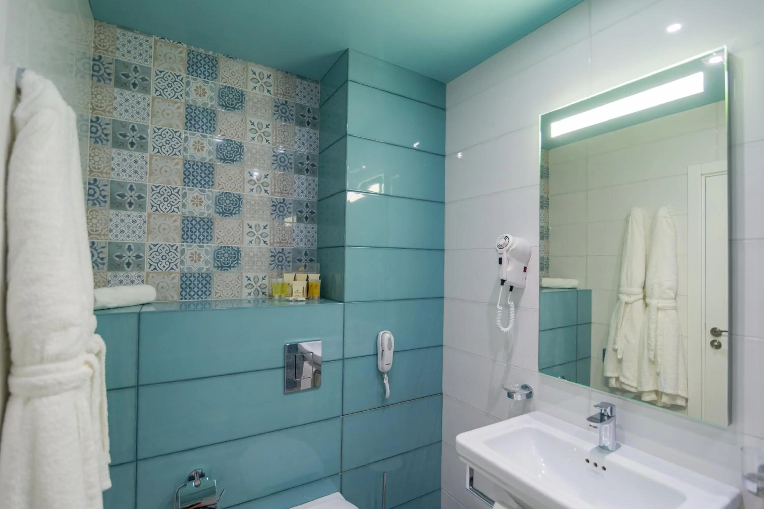 Bathroom in HVD Nympha Hotel - Adults Only - Private Beach & Free Parking