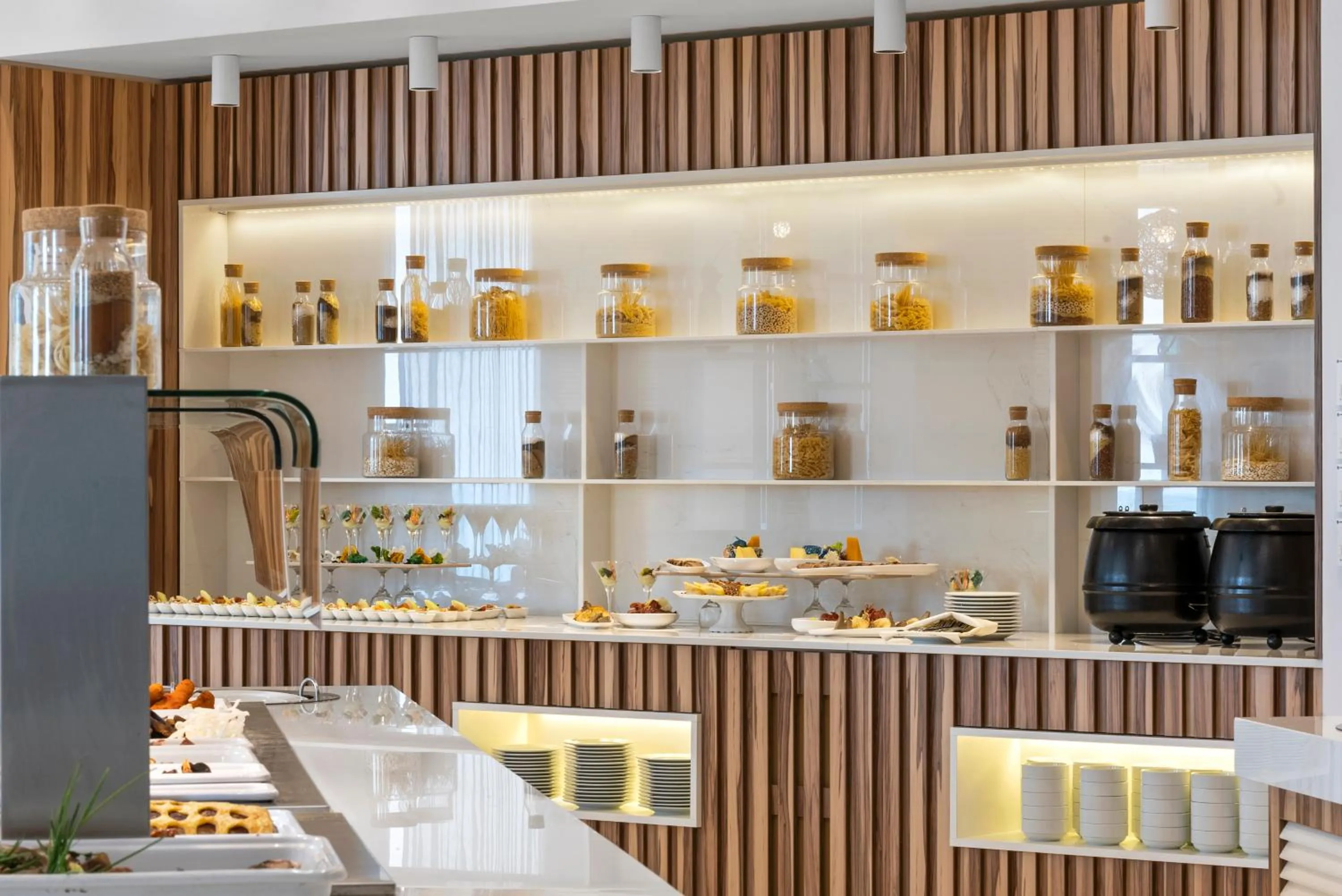 Restaurant/places to eat in HVD Nympha Hotel - Adults Only - Private Beach & Free Parking