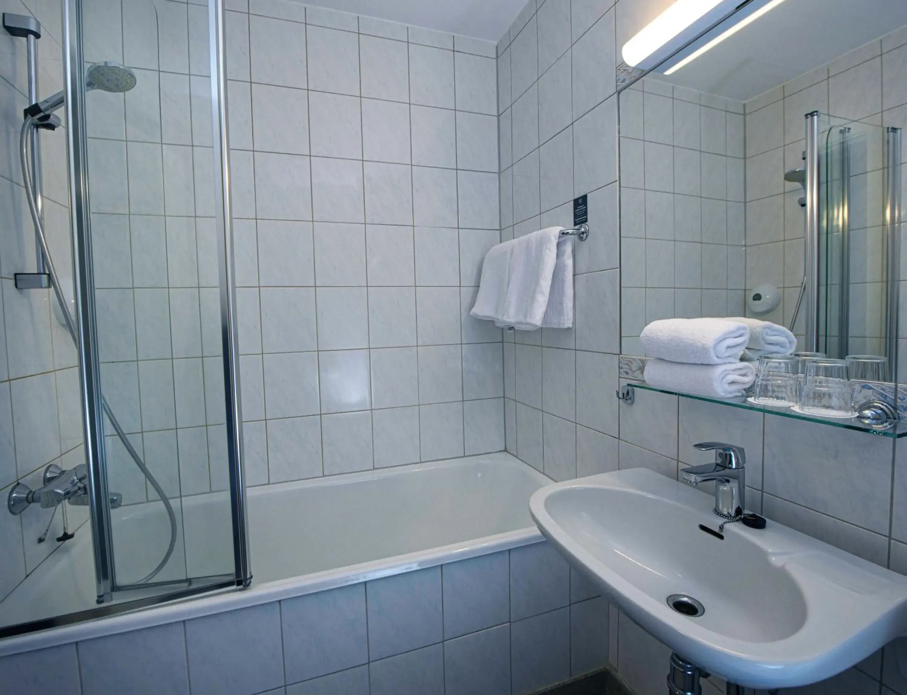 Double Room with Fjord View in Brakanes Hotel Double Room with Fjord View in Brakanes Hotel