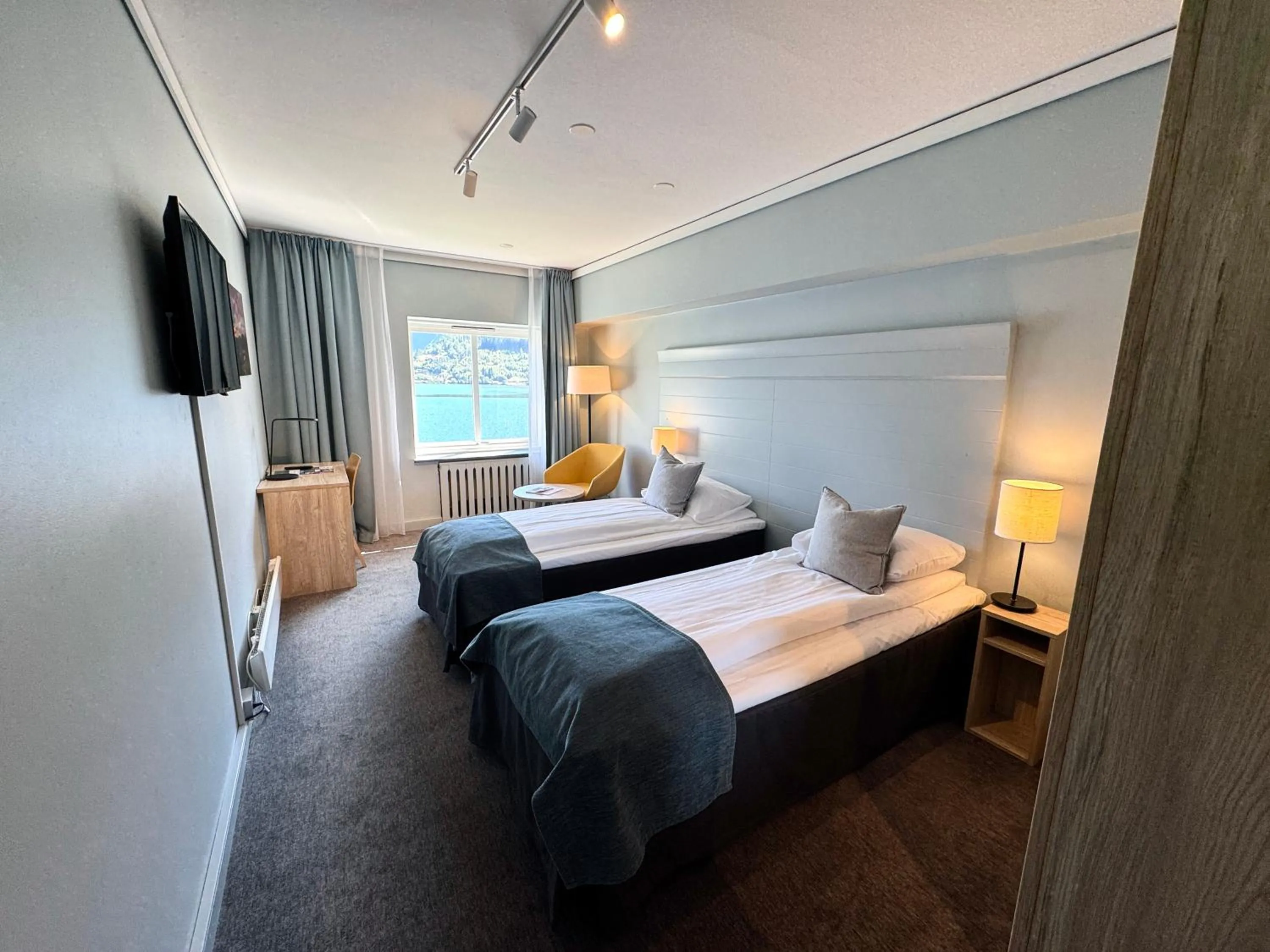 Bedroom, Bed in Brakanes Hotel