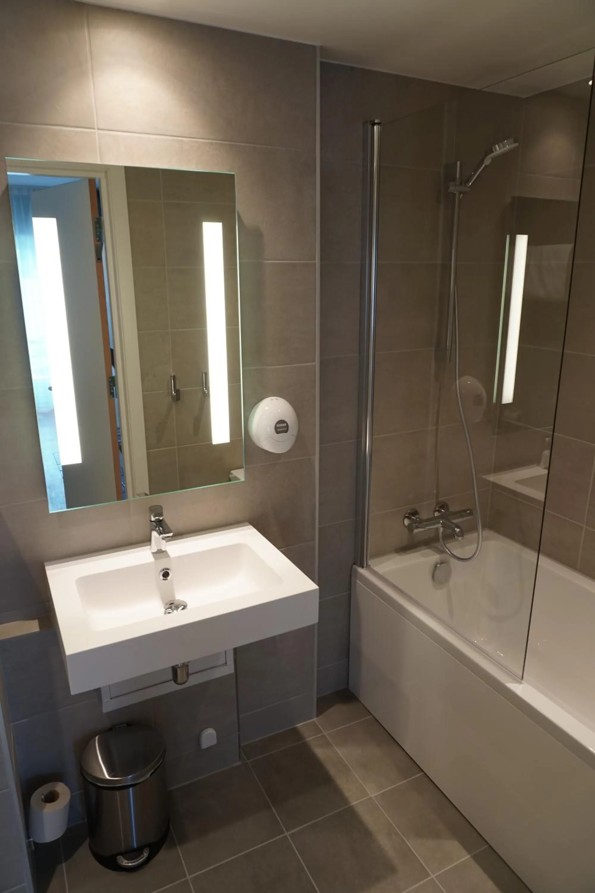 Shower in Brakanes Hotel