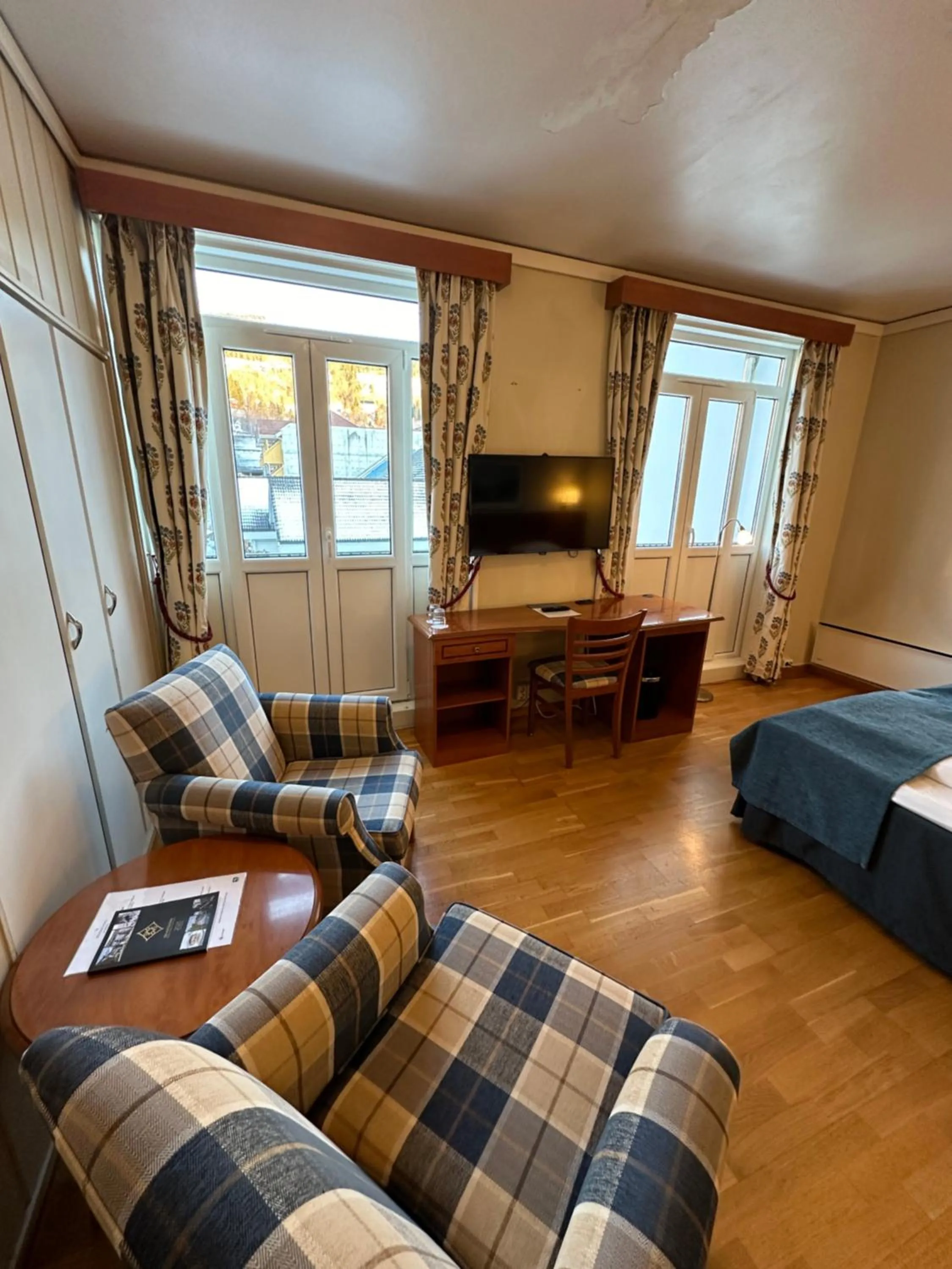 TV and multimedia, Bed in Brakanes Hotel