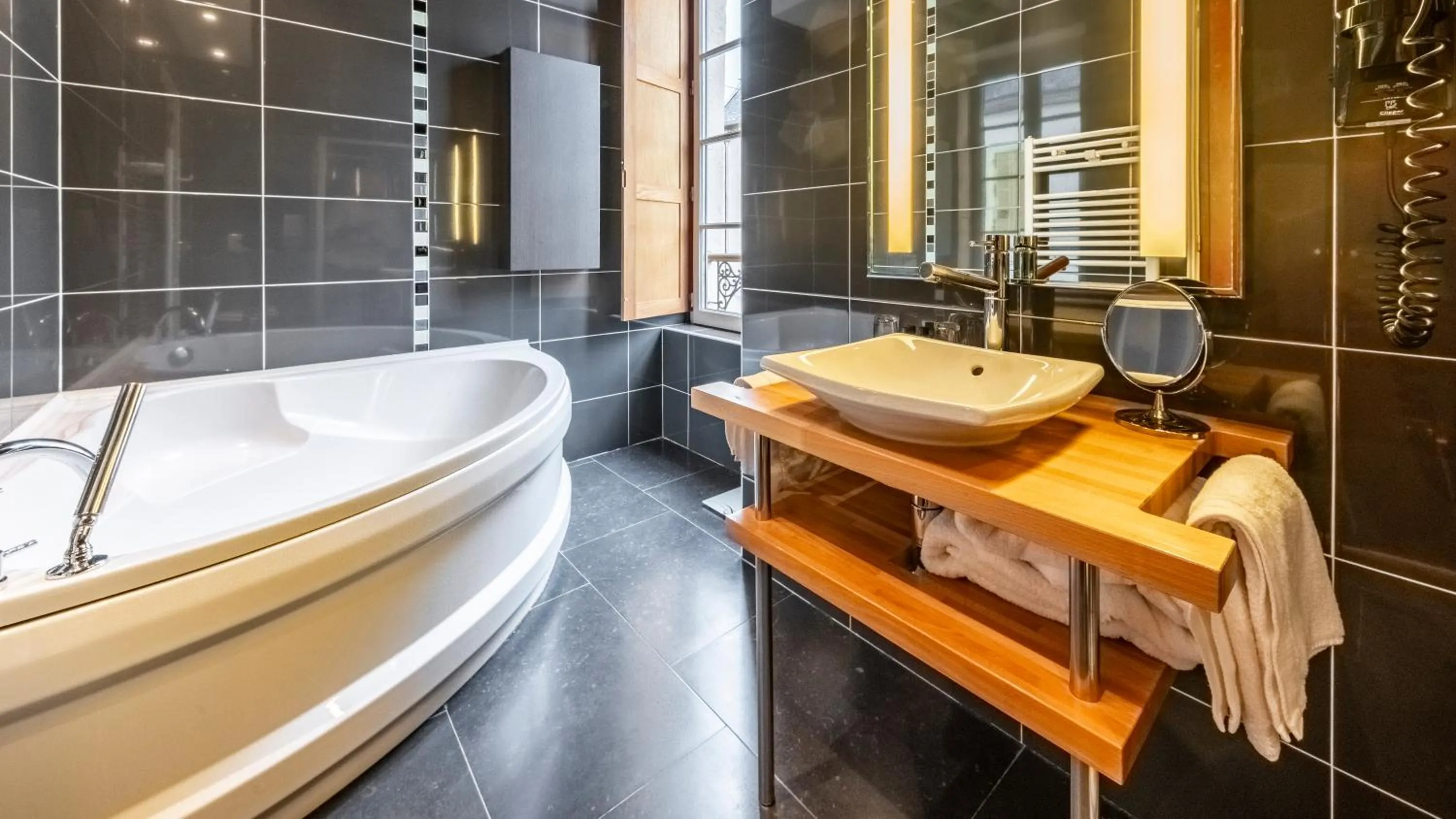 Bathroom in Hotel Relais De La Cote D'or