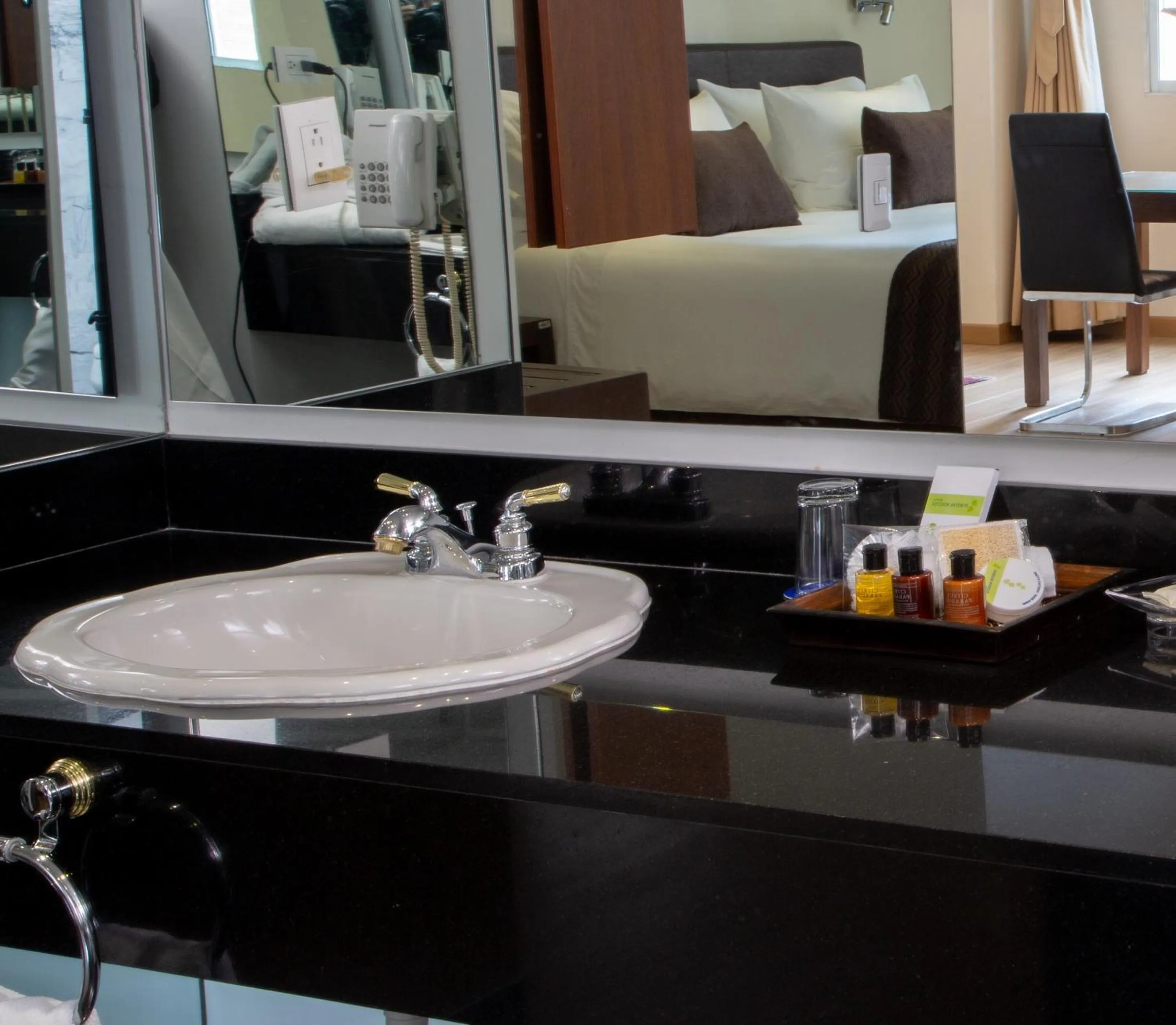 Bathroom in Hotel Portón de la Cabrera