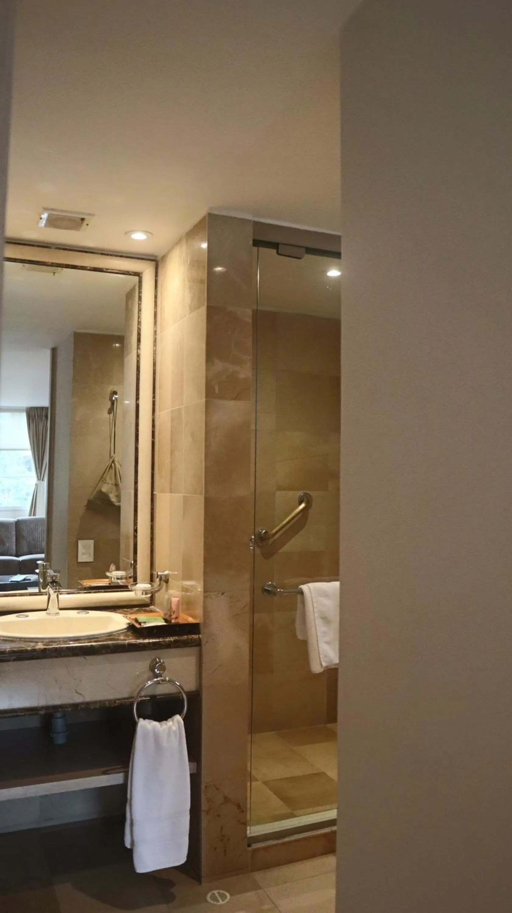 Bathroom in Hotel Portón de la Cabrera