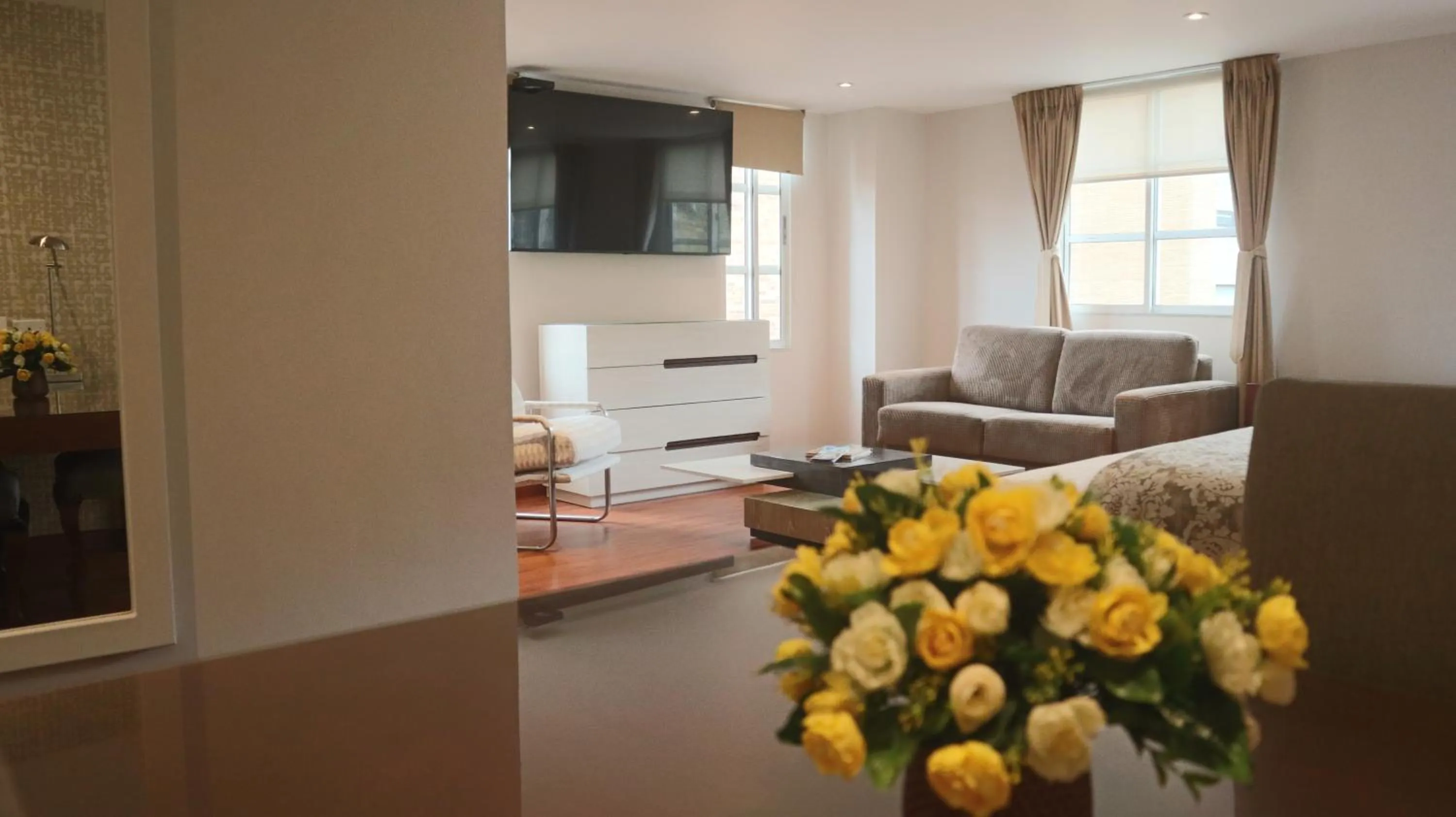 Photo of the whole room in Hotel Portón de la Cabrera