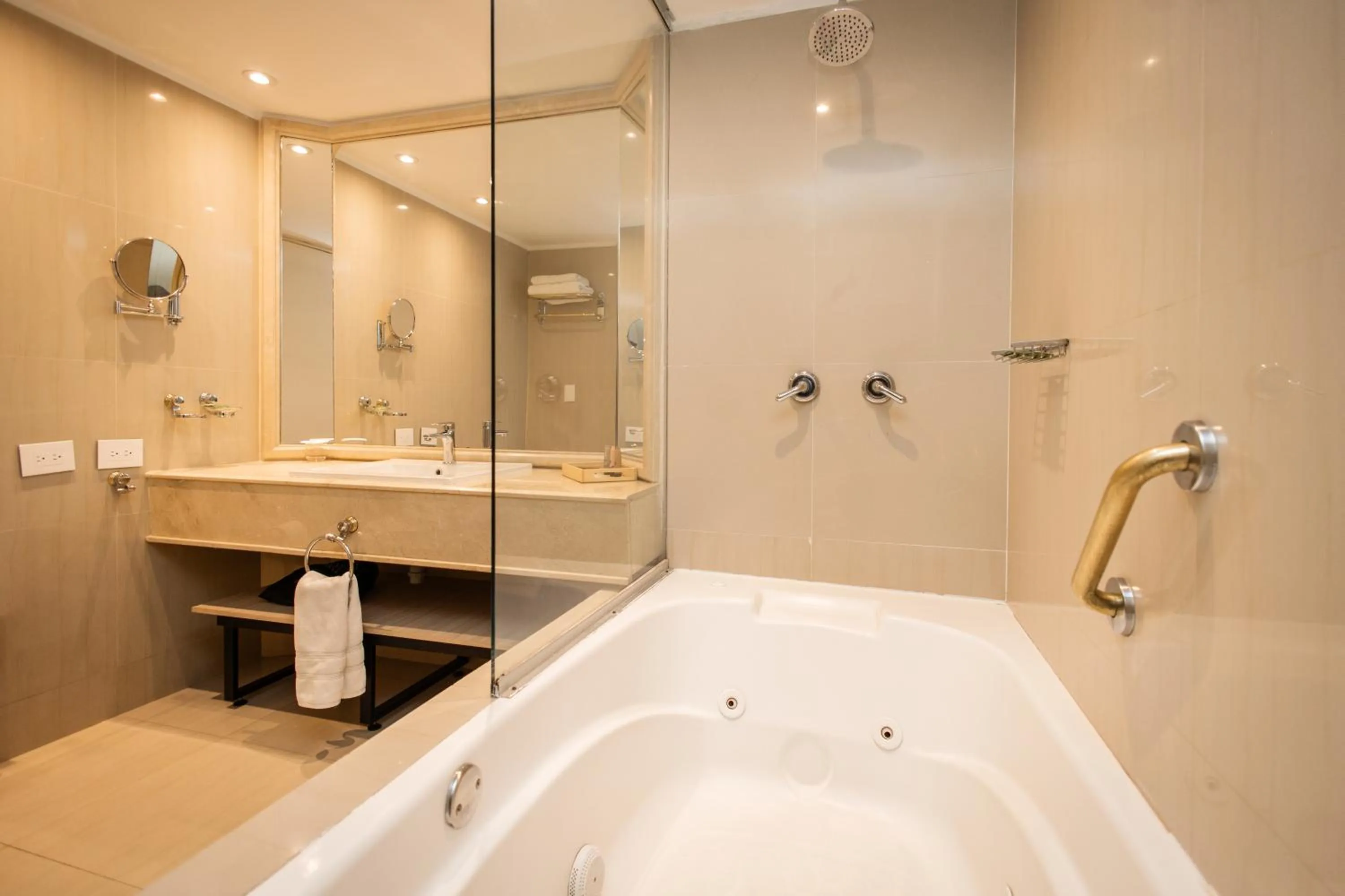 Bathroom in Hotel Portón de la Cabrera