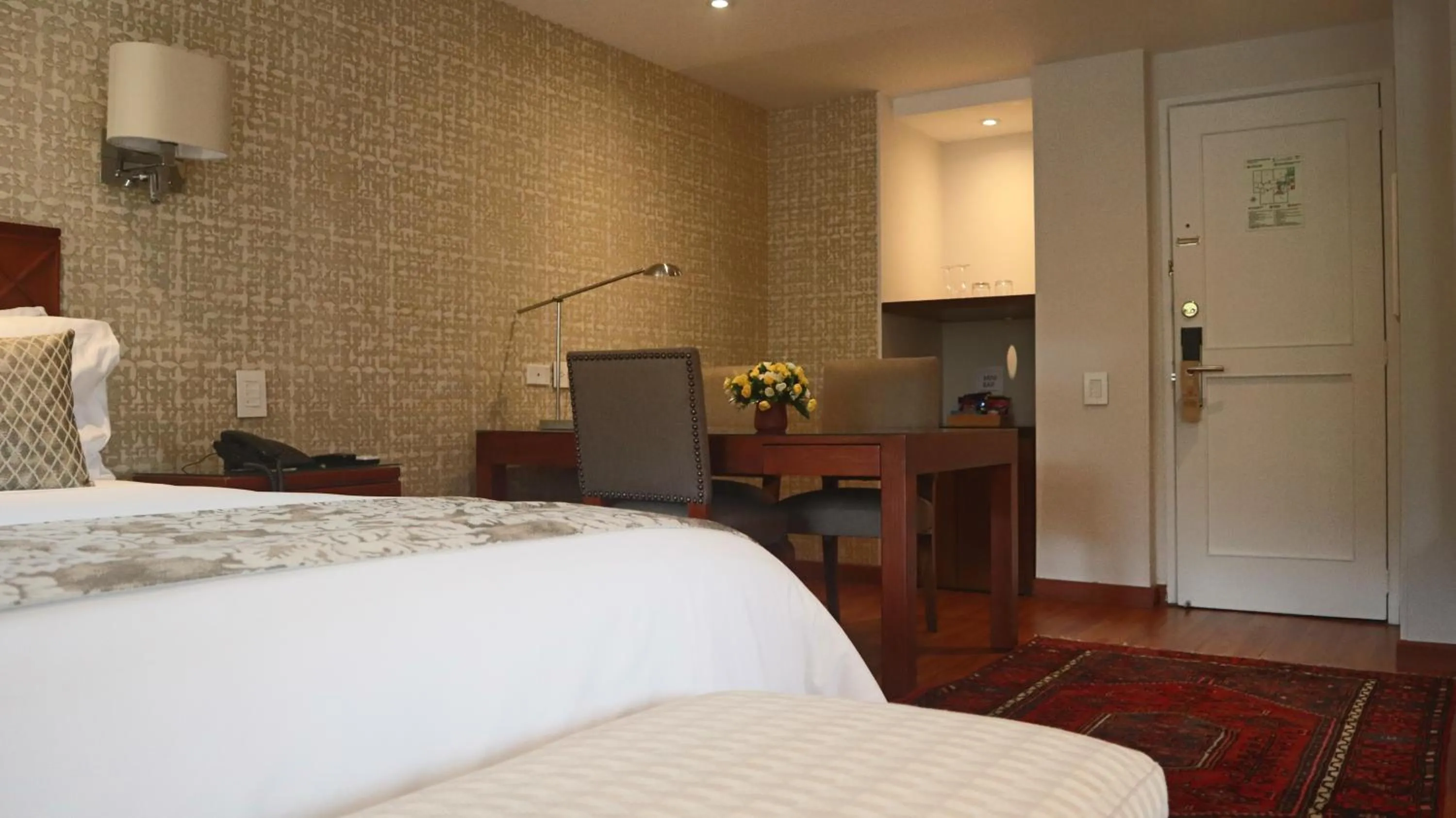 Dining area, Bed in Hotel Portón de la Cabrera