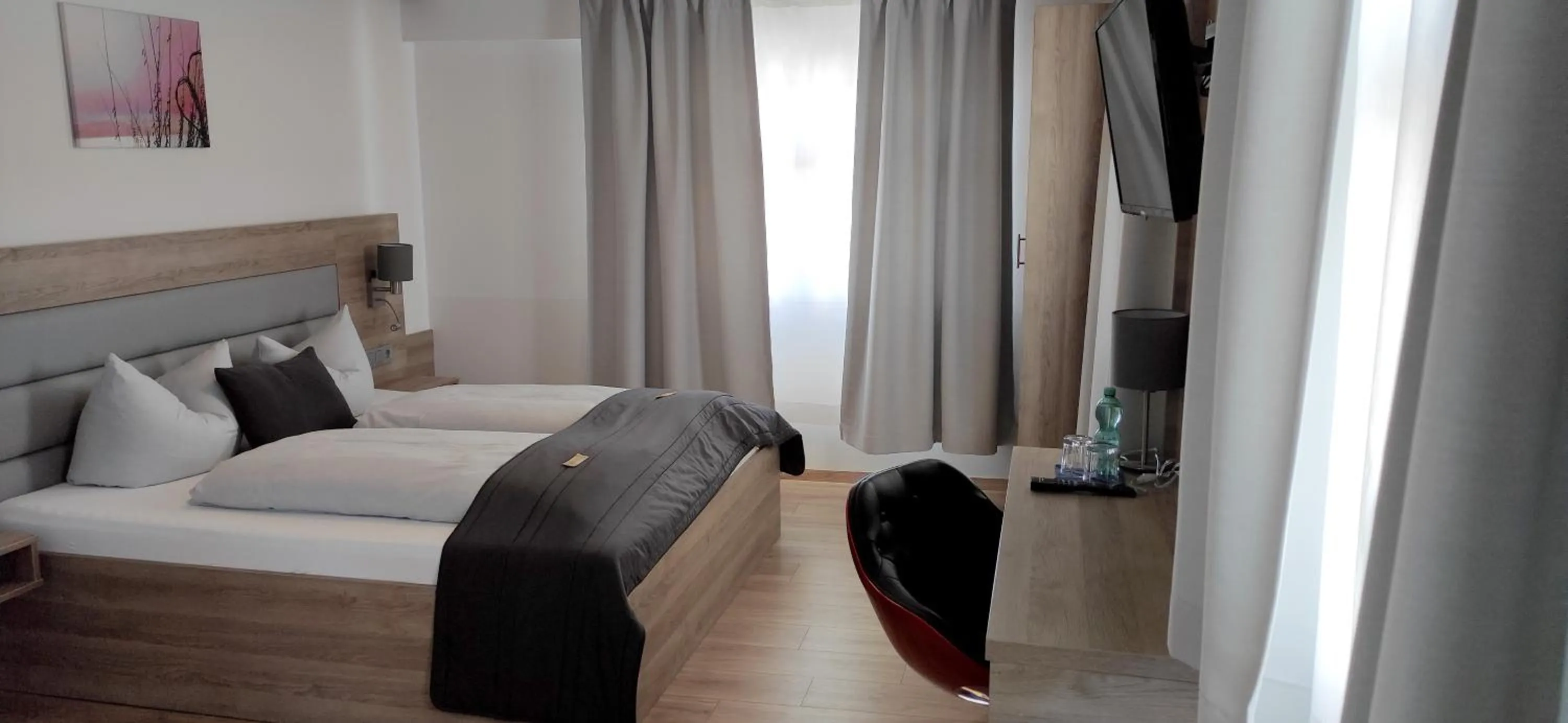 Photo of the whole room, Bed in Hotel & Restaurant Adler Ittendorf - 24h Self-CheckIn