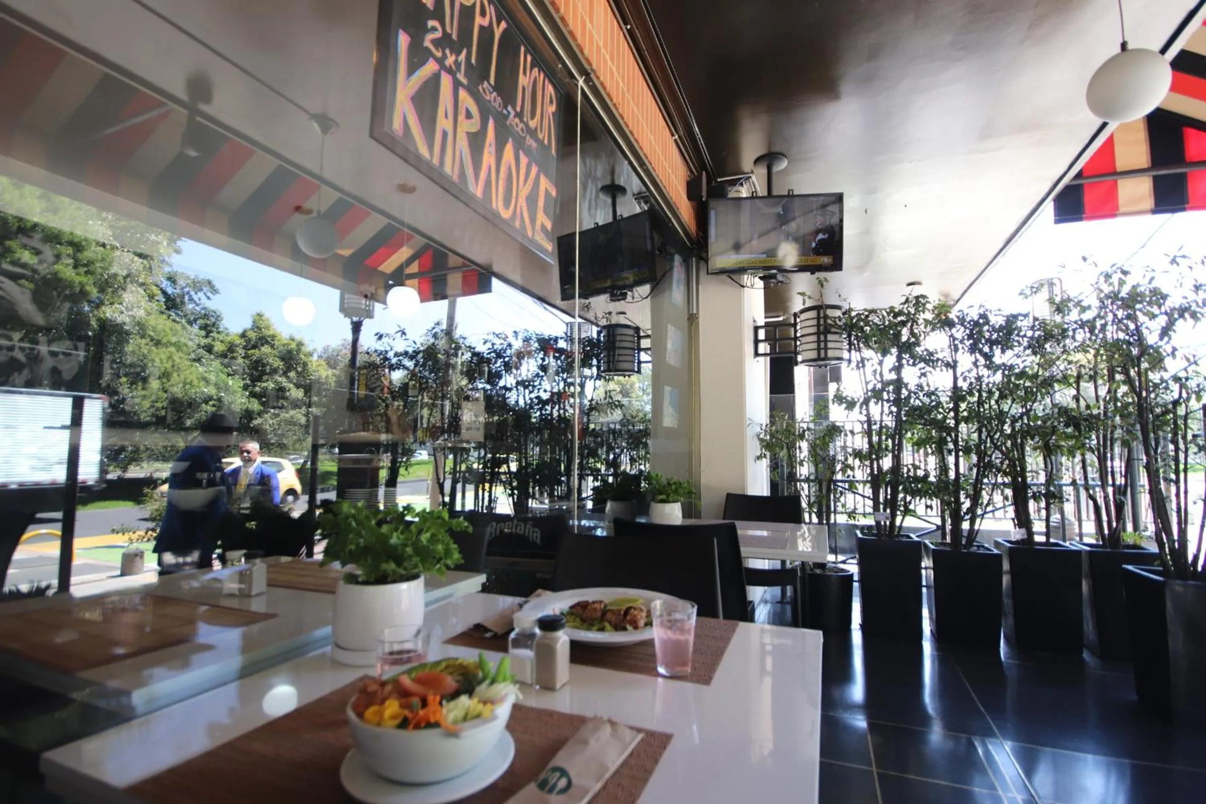 Restaurant/places to eat in Lancaster House