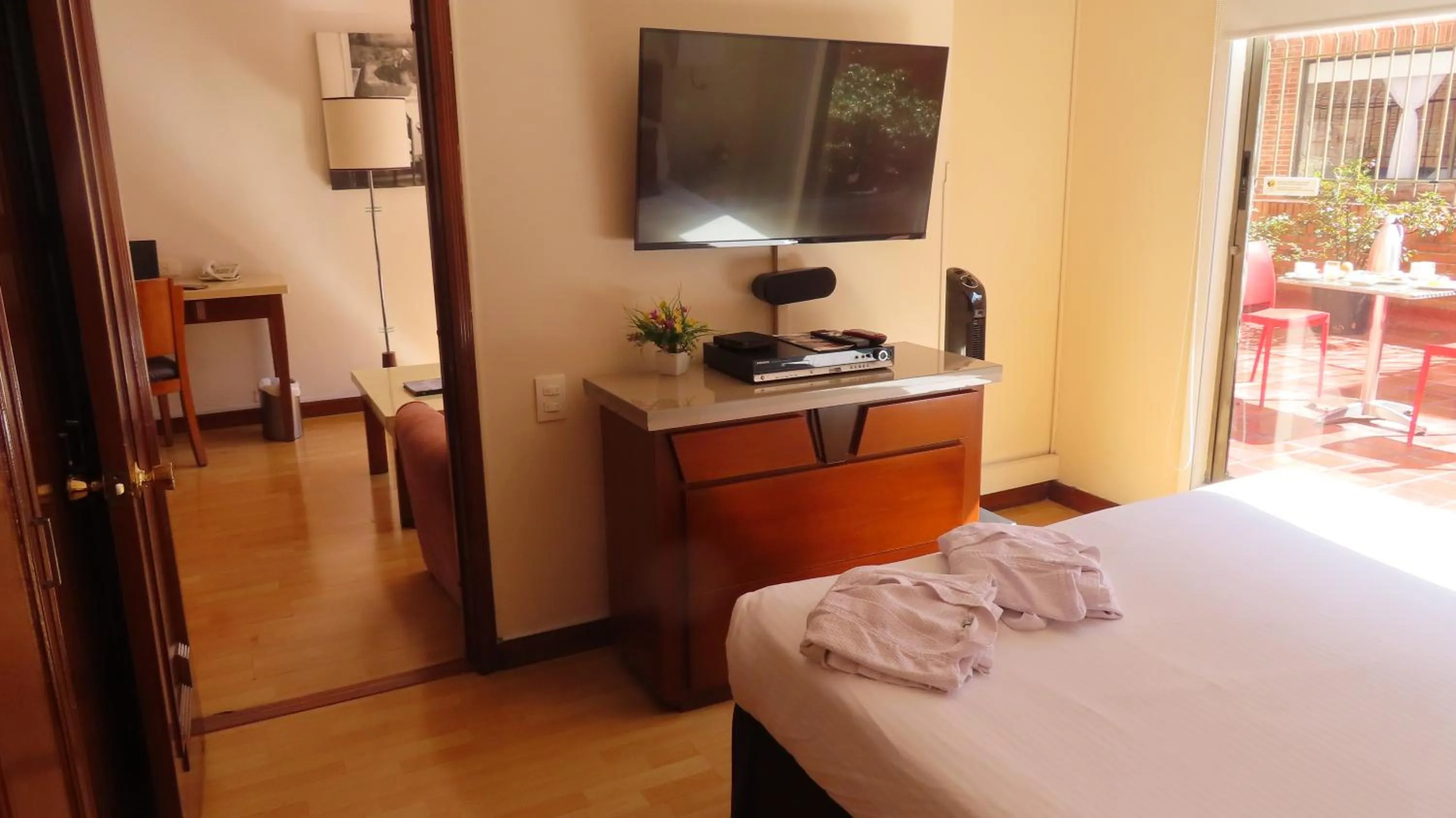 Communal lounge/ TV room, Bed in Lancaster House