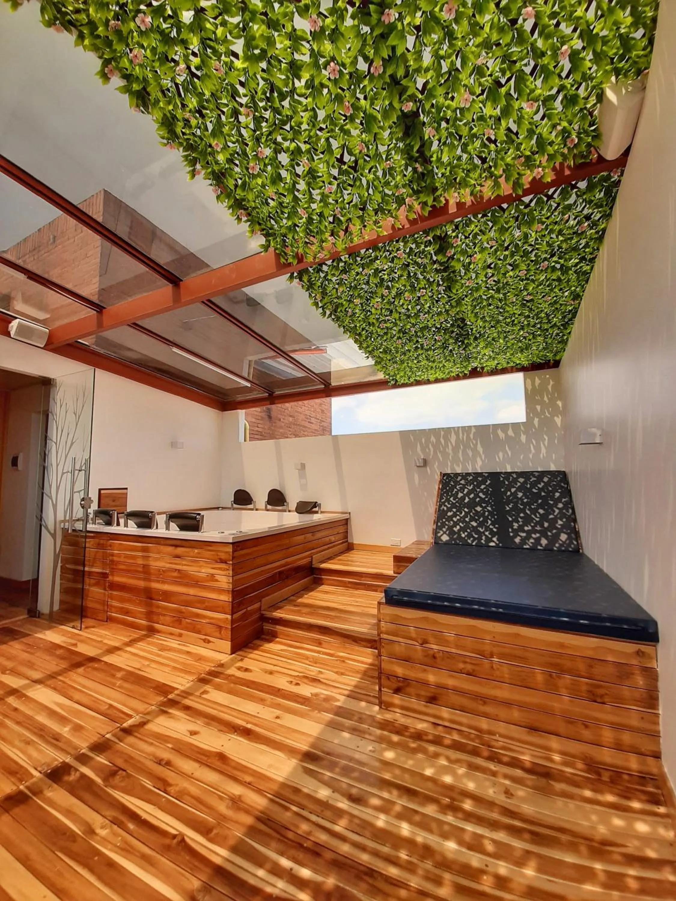 Hot Tub, Bed in Lancaster House