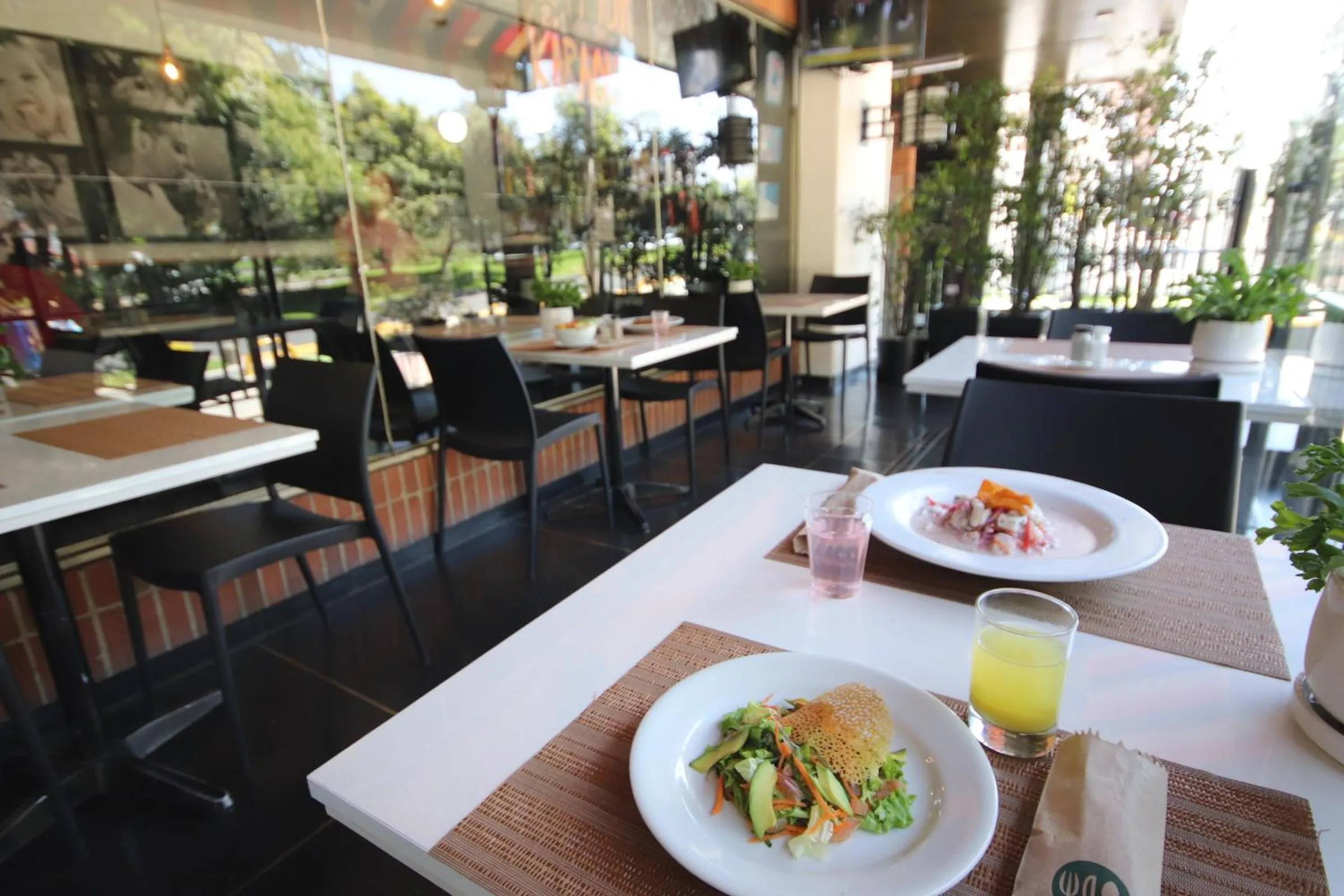 Restaurant/places to eat in Lancaster House