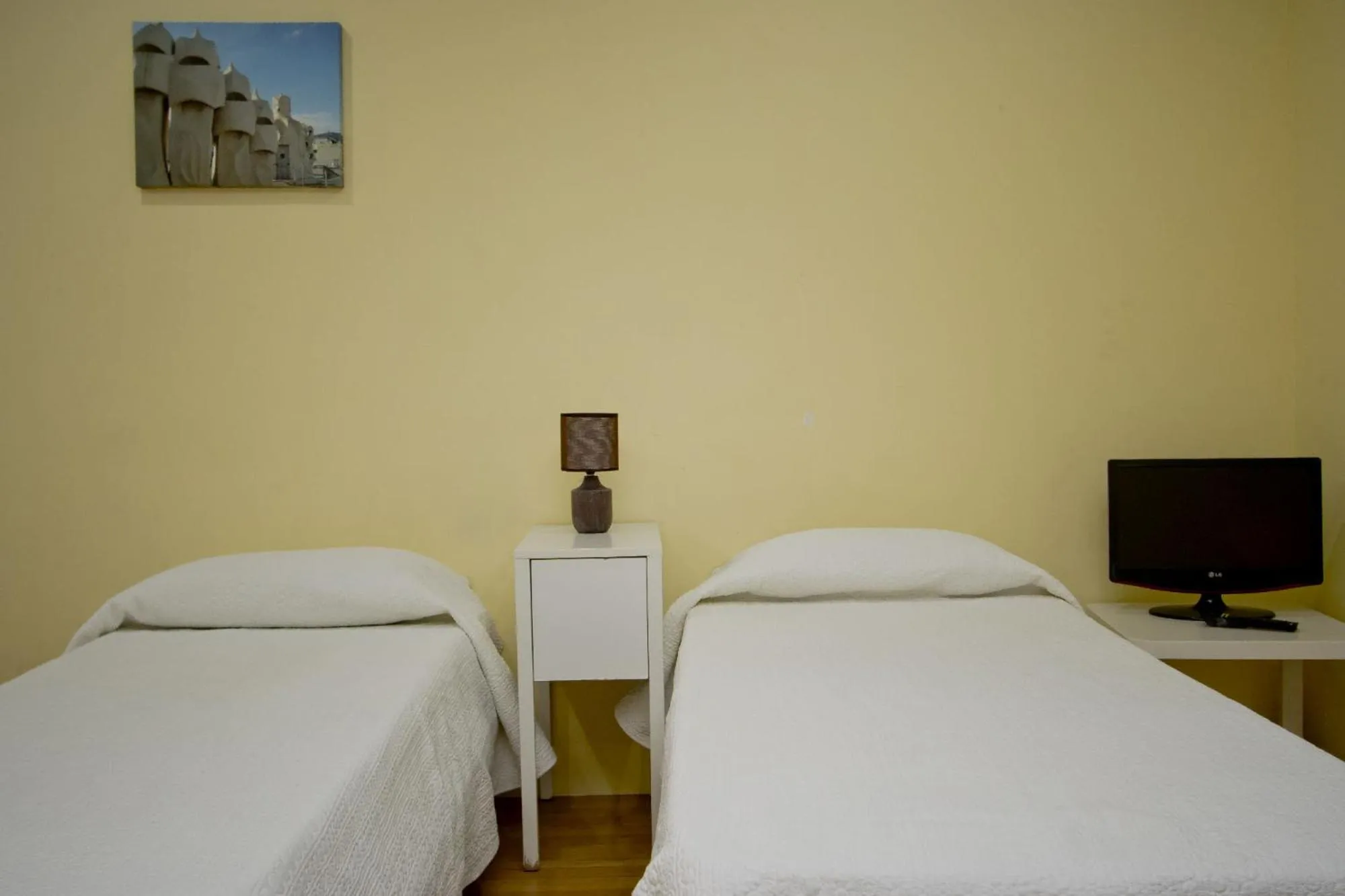 Bed in Barcelona City Apartment
