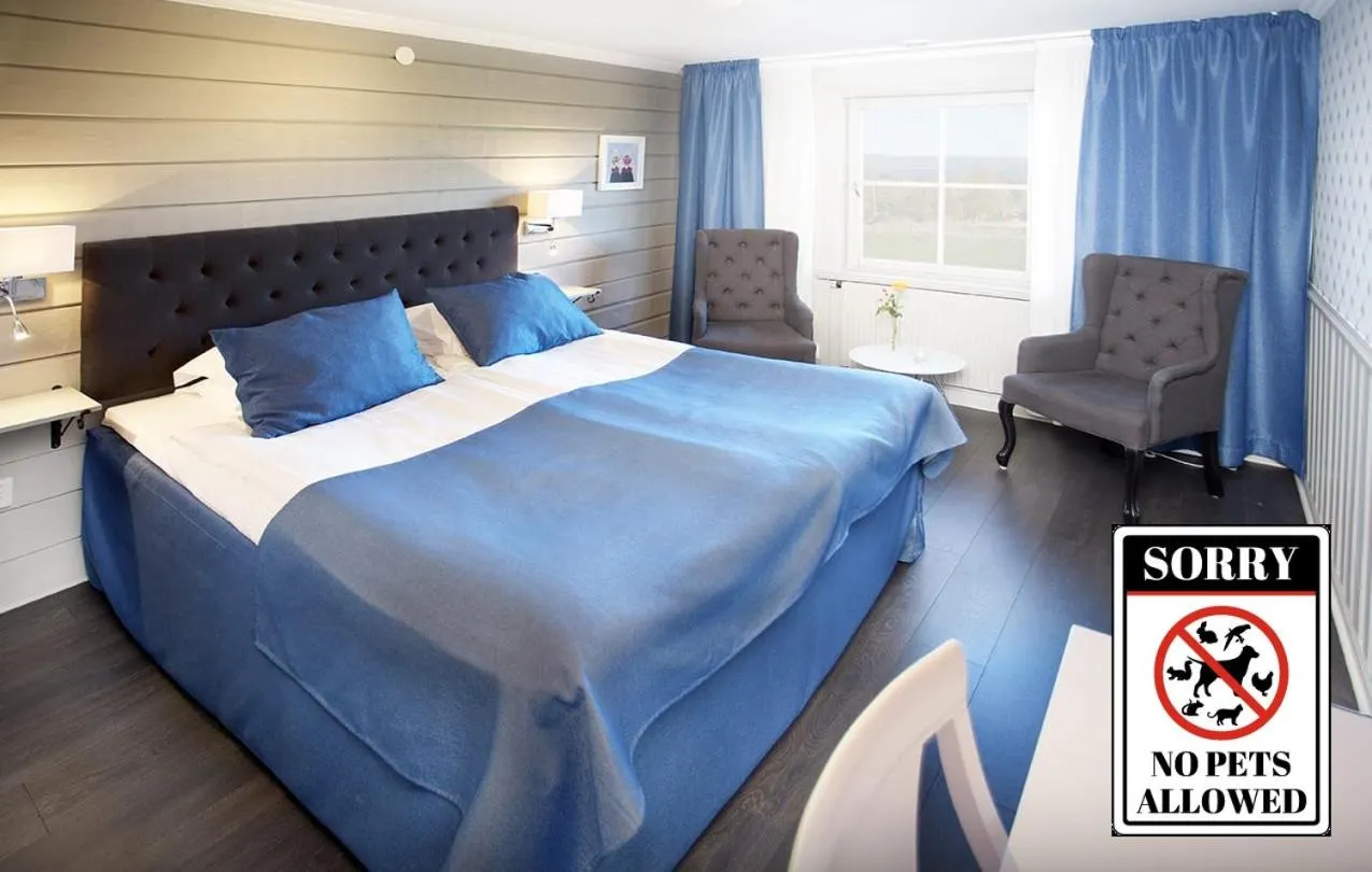 Property building, Bed in Tällbergsgårdens Hotell