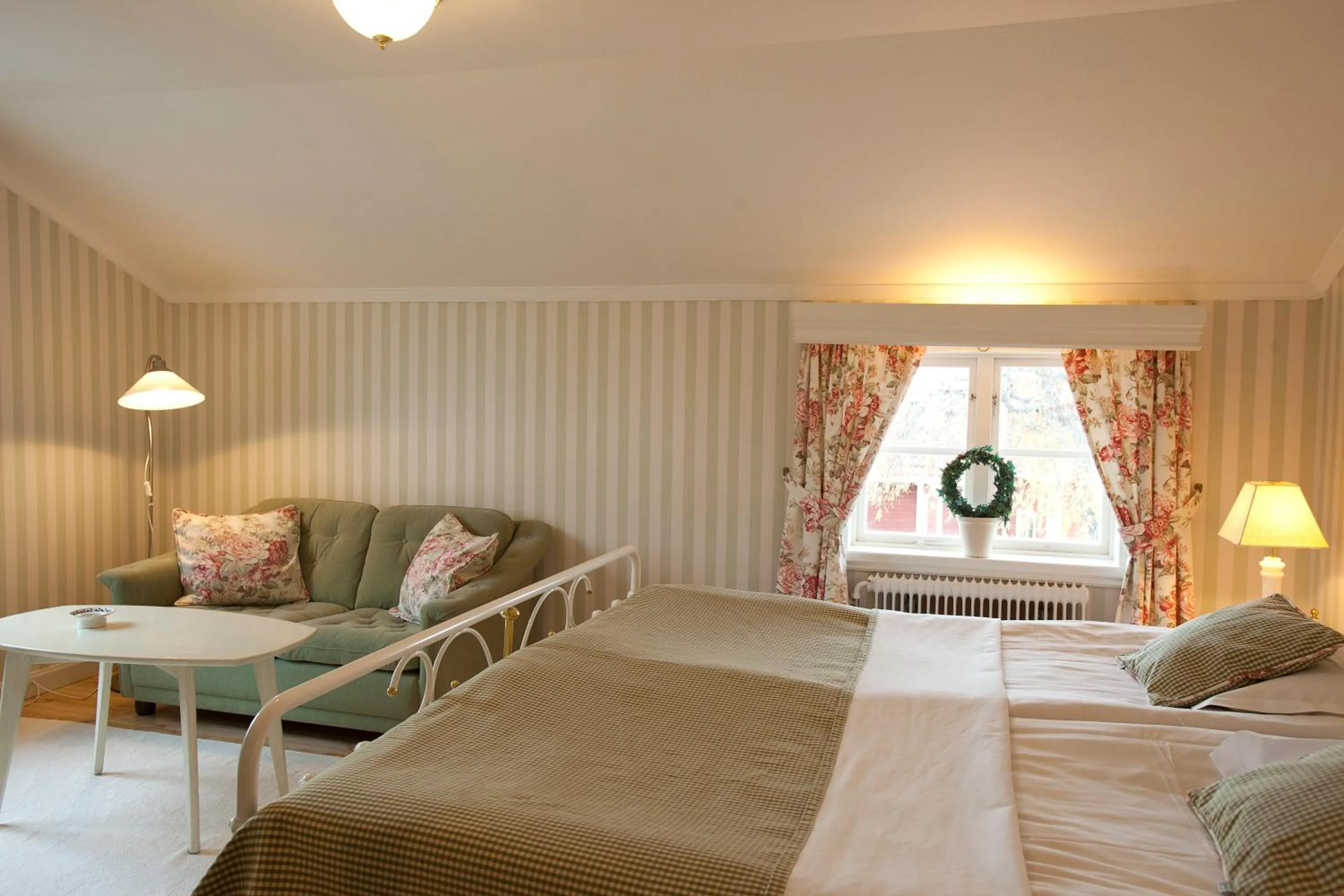 Photo of the whole room, Bed in Tällbergsgårdens Hotell