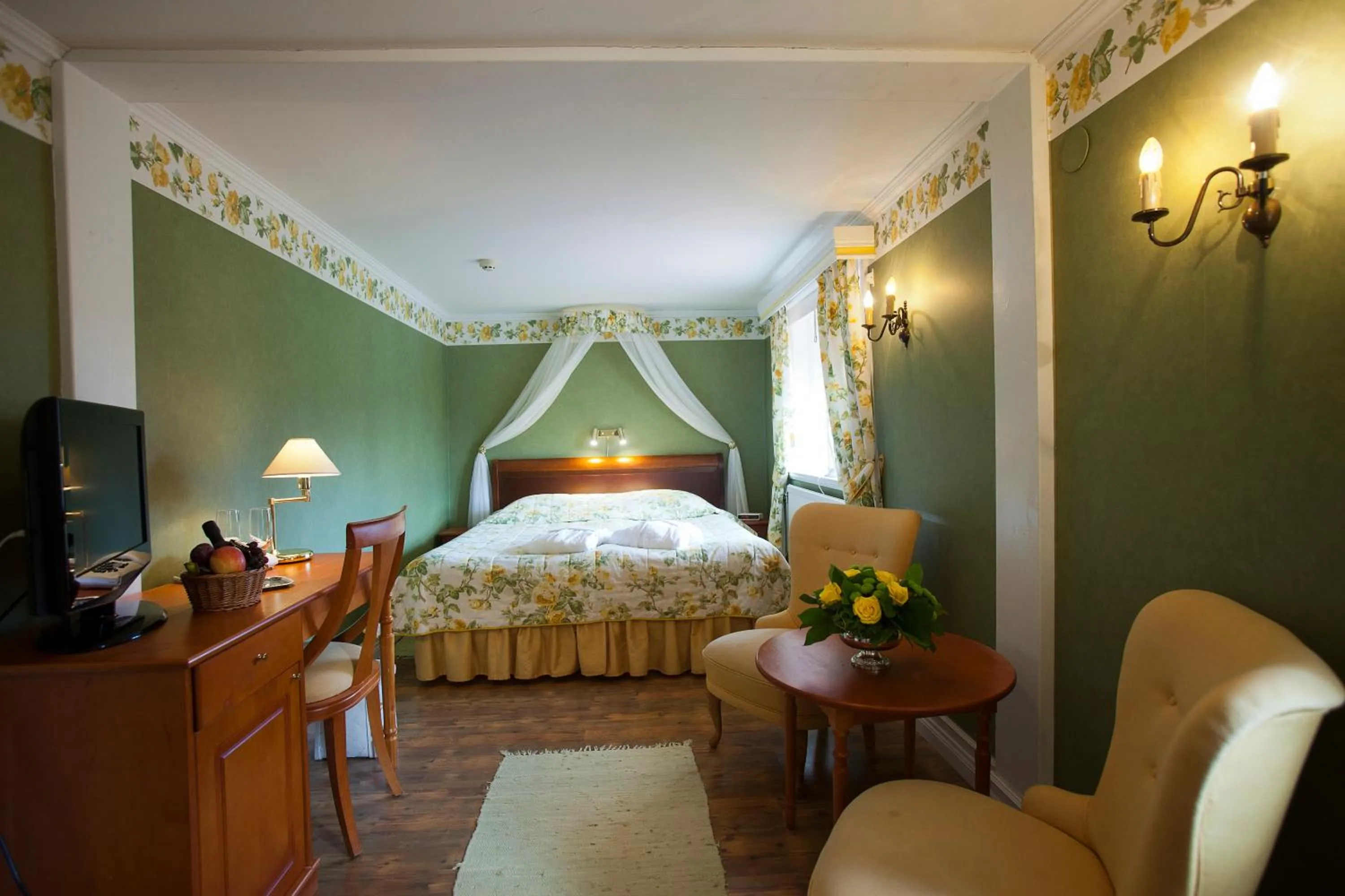 Photo of the whole room, Bed in Tällbergsgårdens Hotell