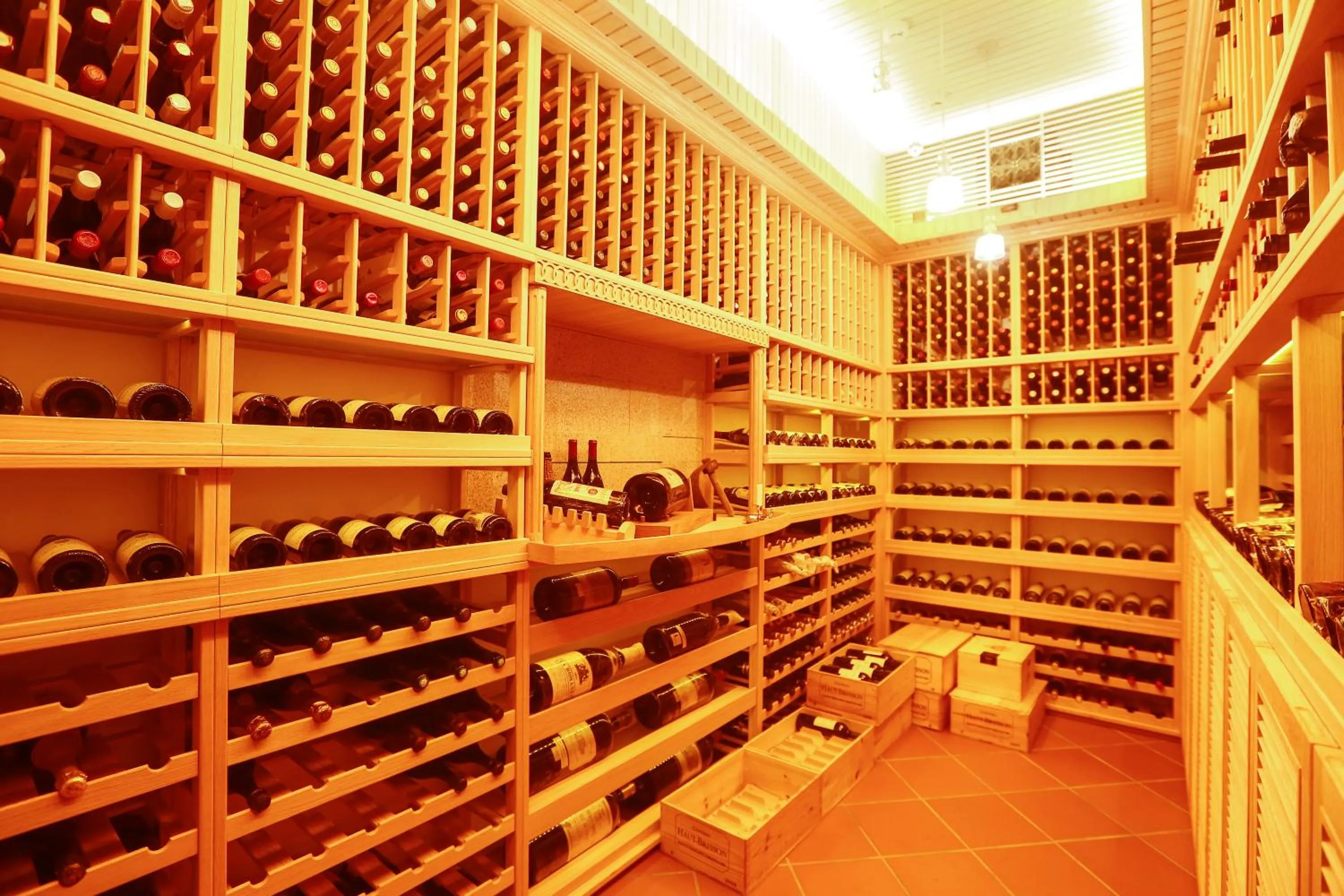 Alcoholic drinks in Villa 32 (Guests must be 16+)