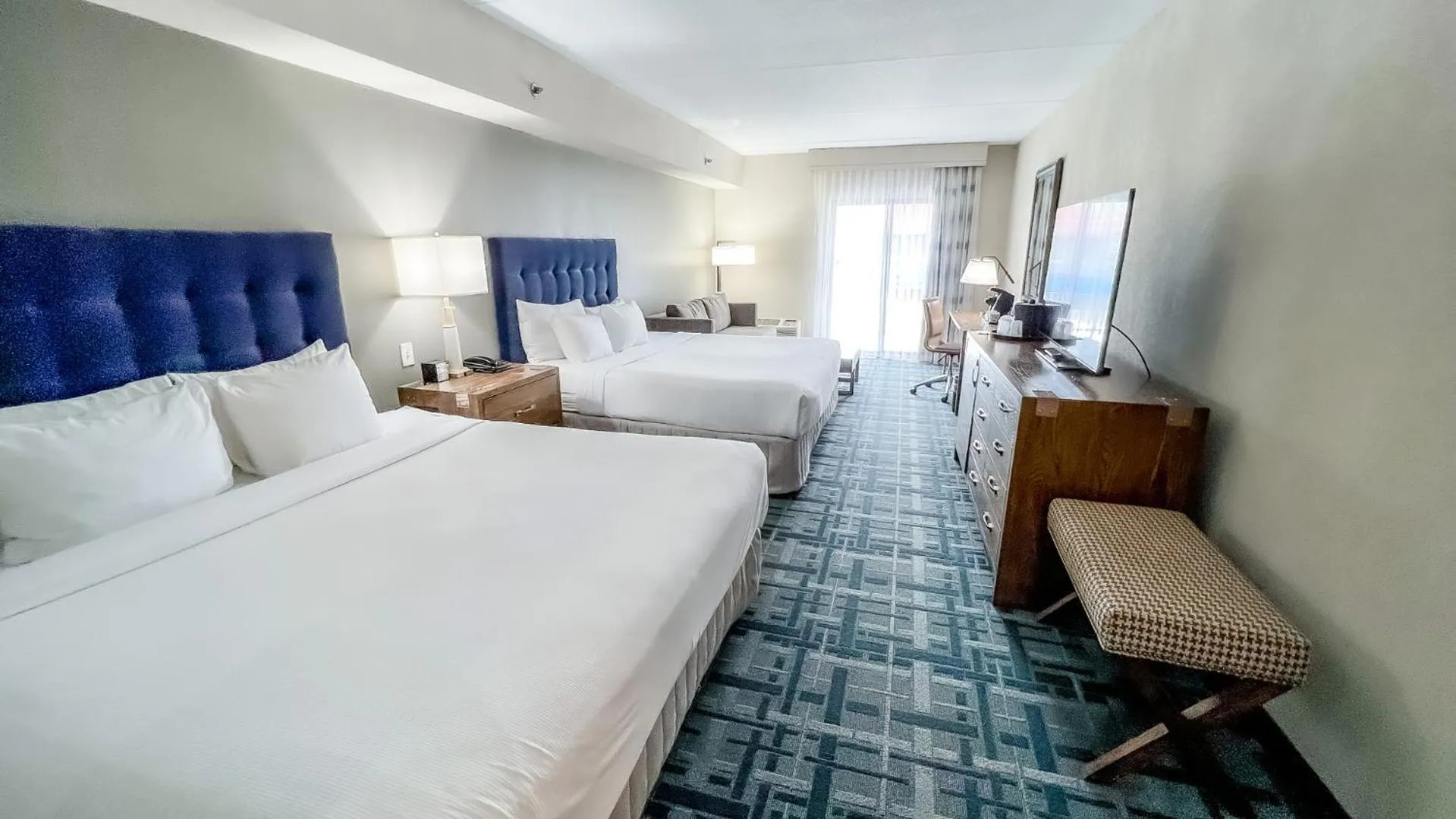 TV and multimedia, Bed in Hotel 1620 Plymouth Harbor