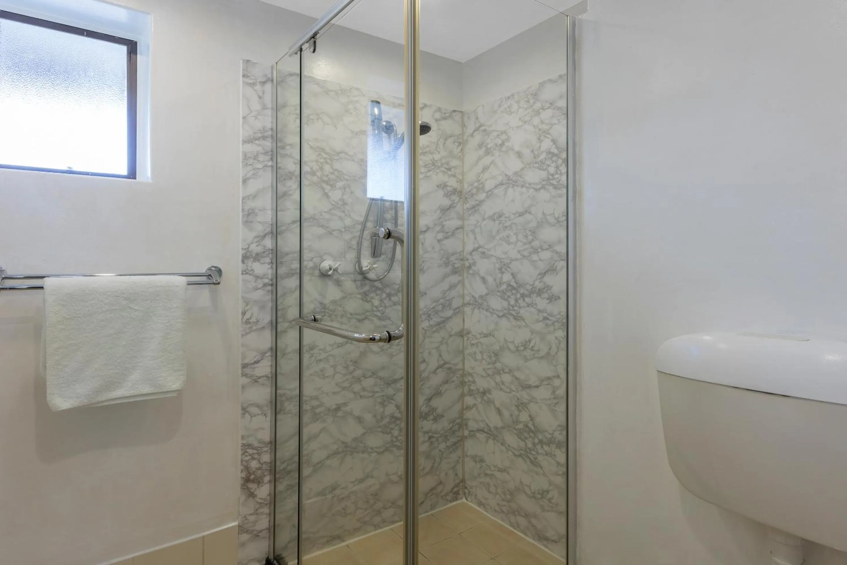 Bathroom in Adelaide Granada Motor Inn