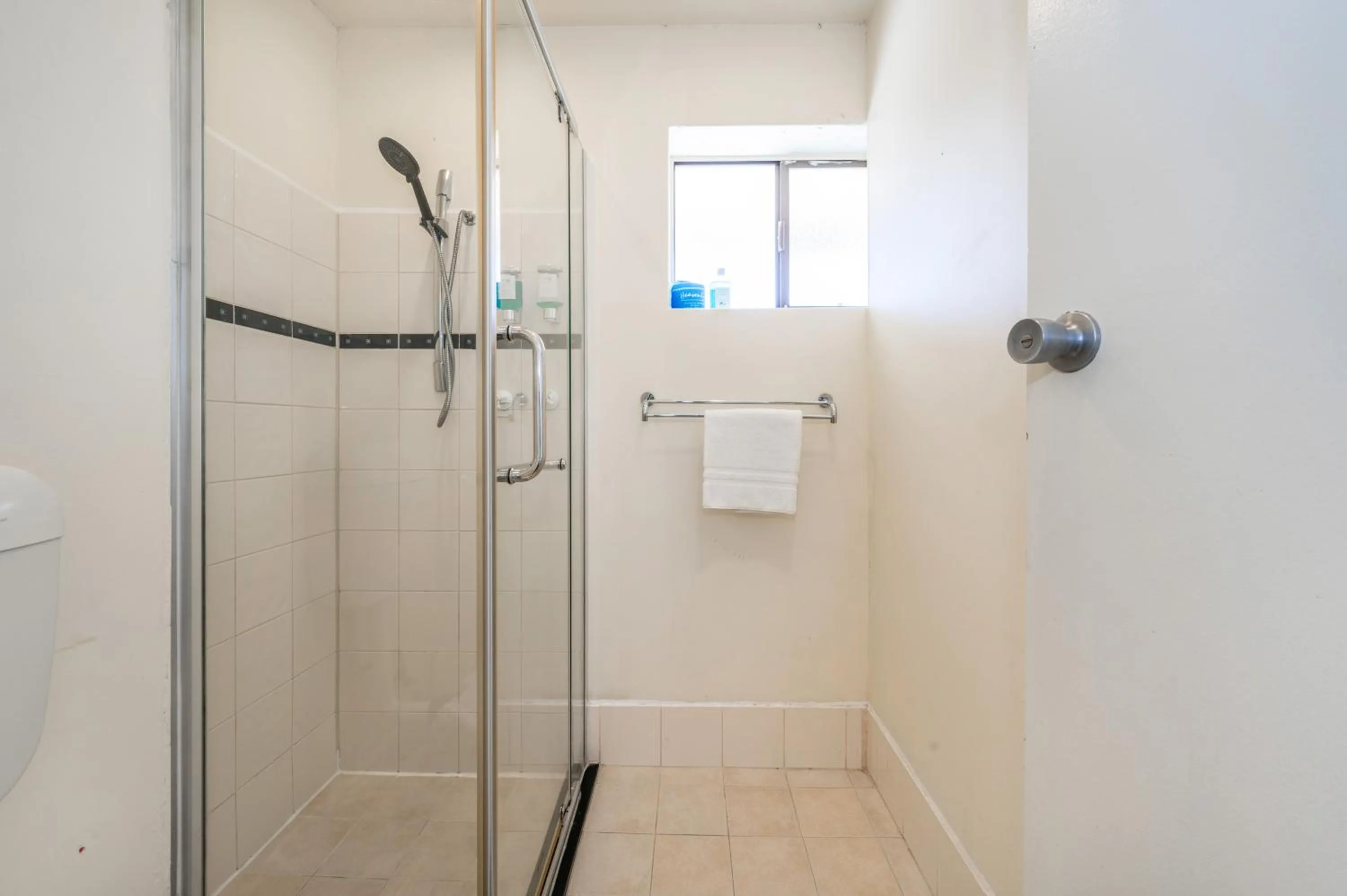 Shower in Adelaide Granada Motor Inn