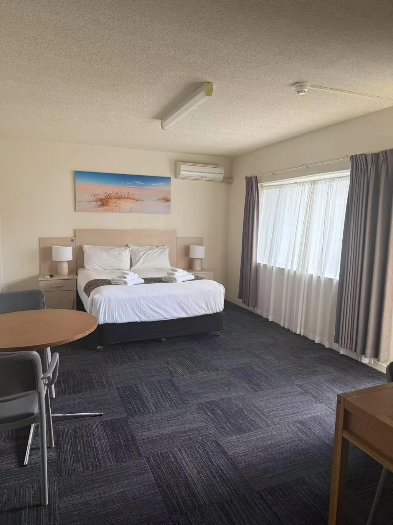 Photo of the whole room, Bed in Adelaide Granada Motor Inn