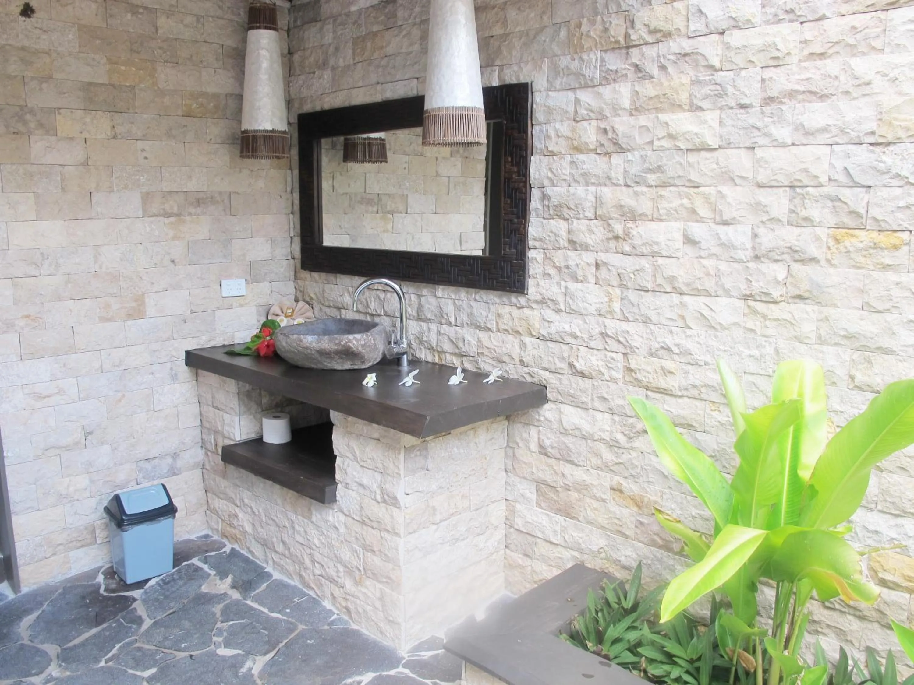 Bathroom in Mantaray Island Resort