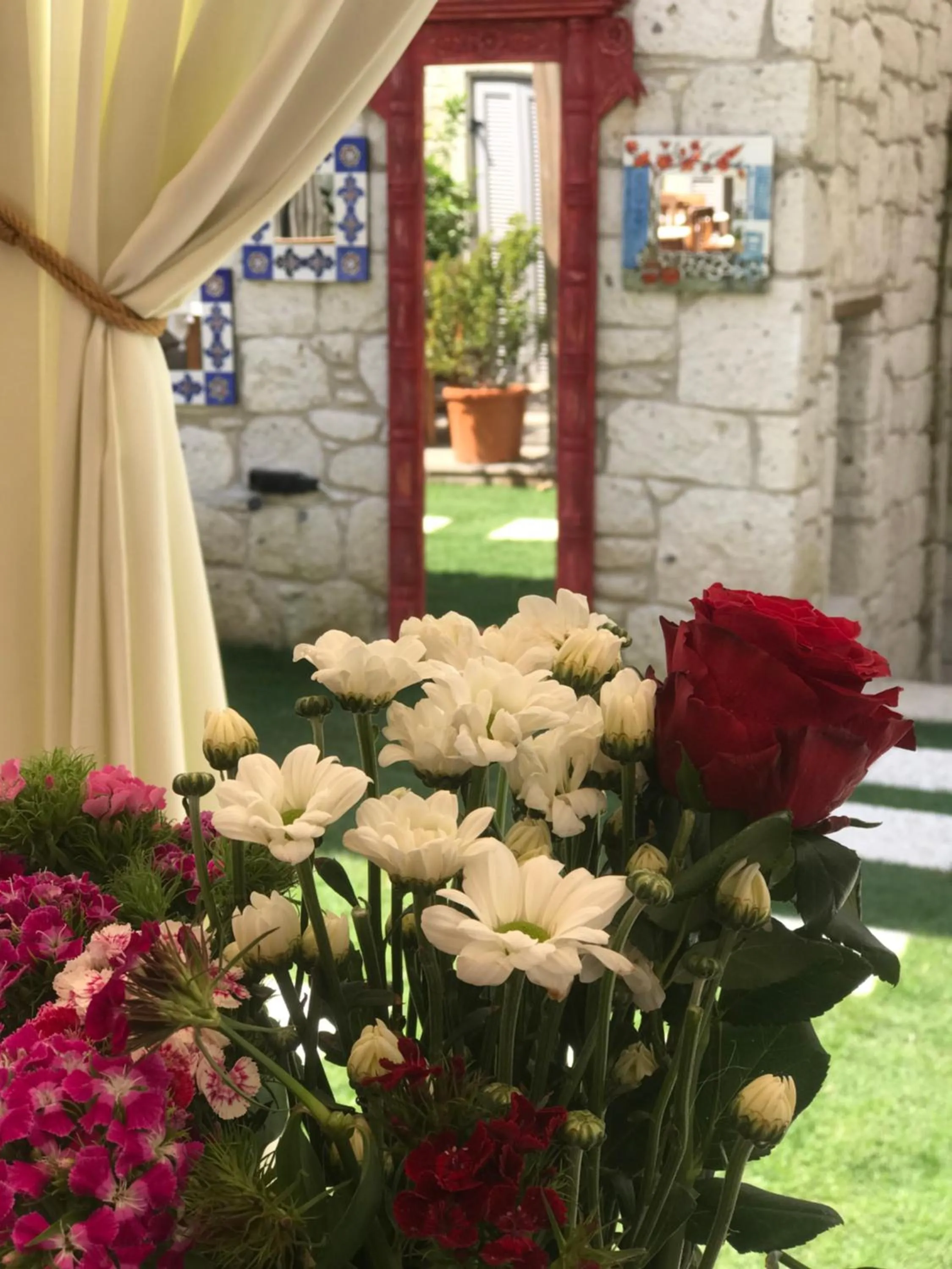 Garden in Çona Otel