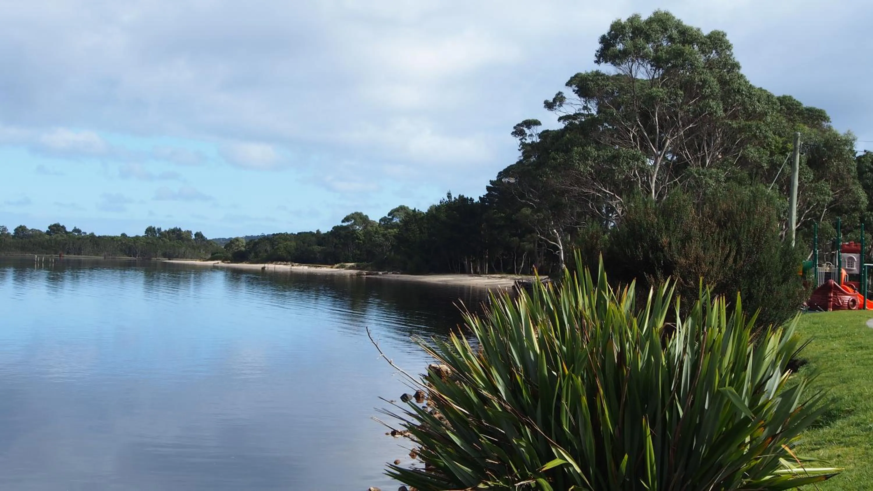 Beach in Strahan Retreat Holiday Park