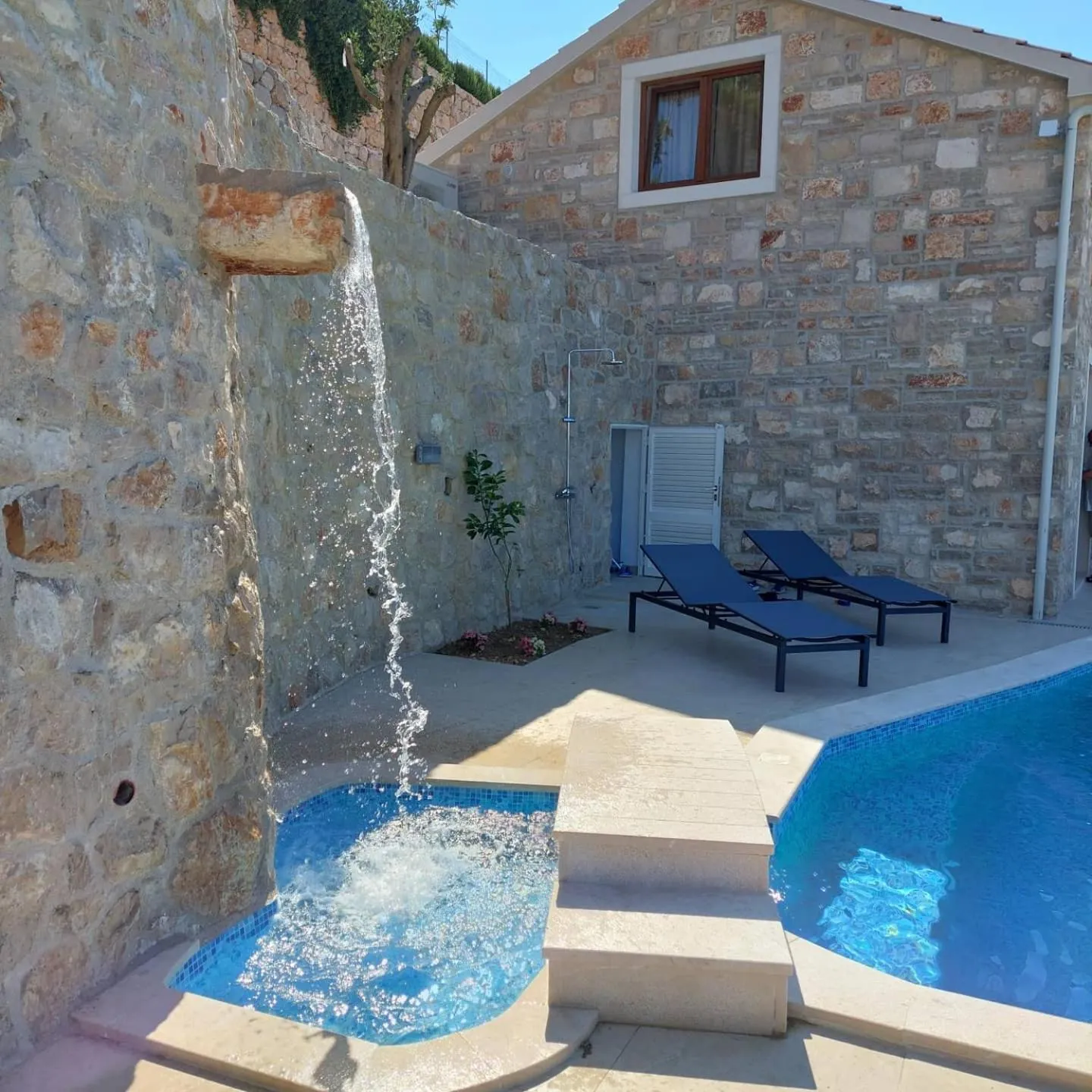 Pool view in Lavanda Mobile Homes & Villas