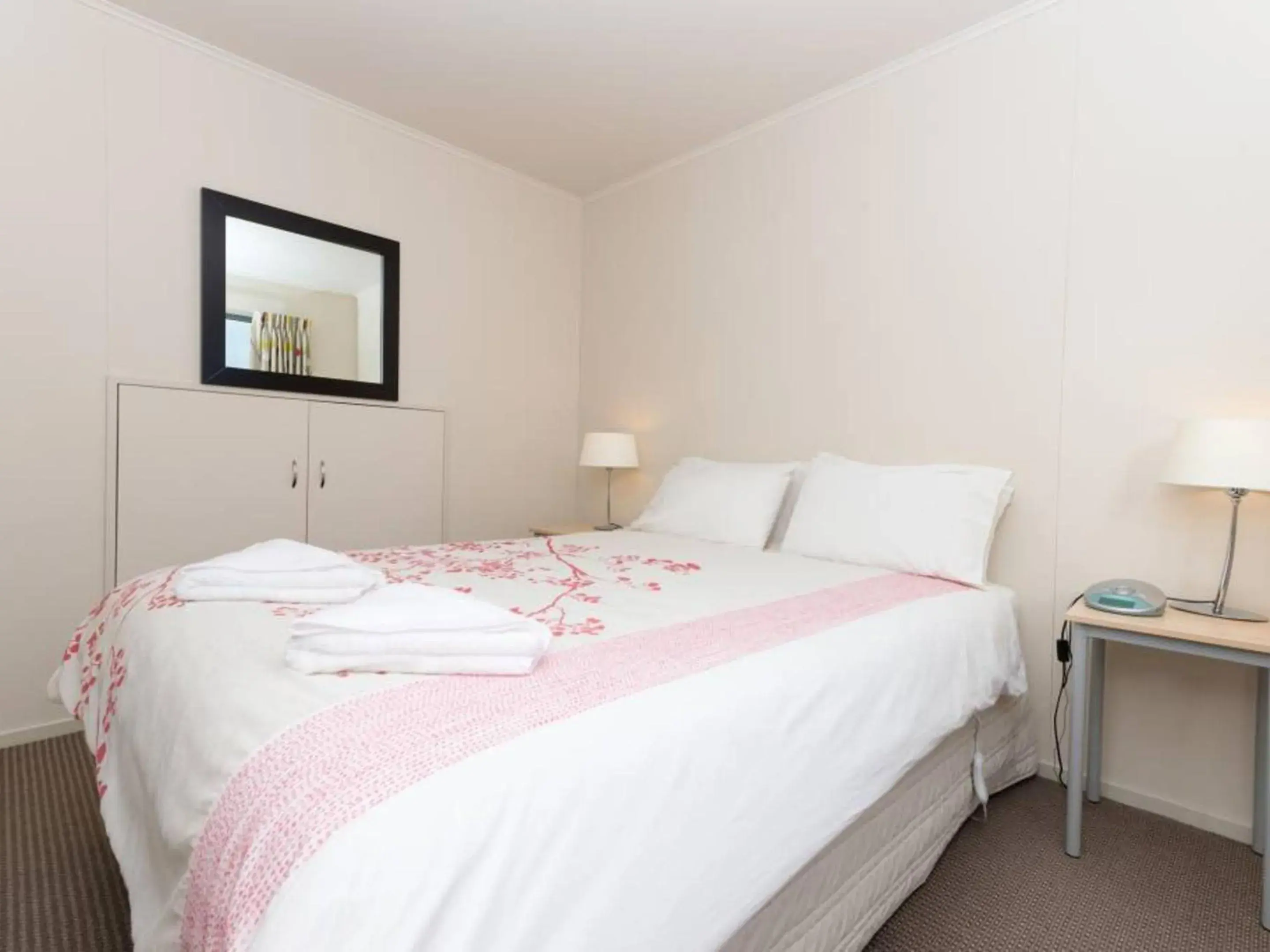 One-Bedroom Apartment in Alpine-Pacific Holiday Park One-Bedroom Apartment in Alpine-Pacific Holiday Park