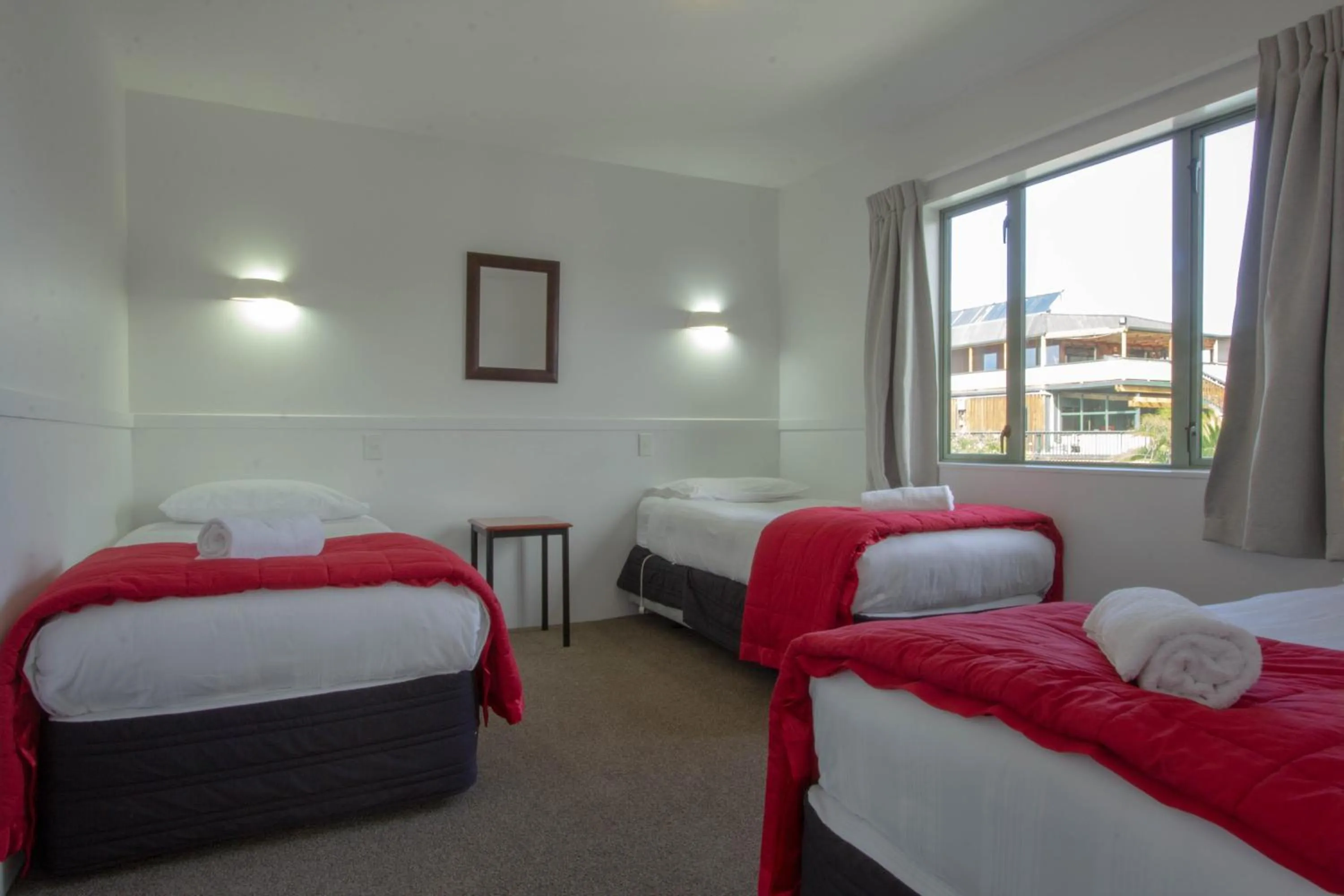 Bedroom, Bed in Alpine-Pacific Holiday Park