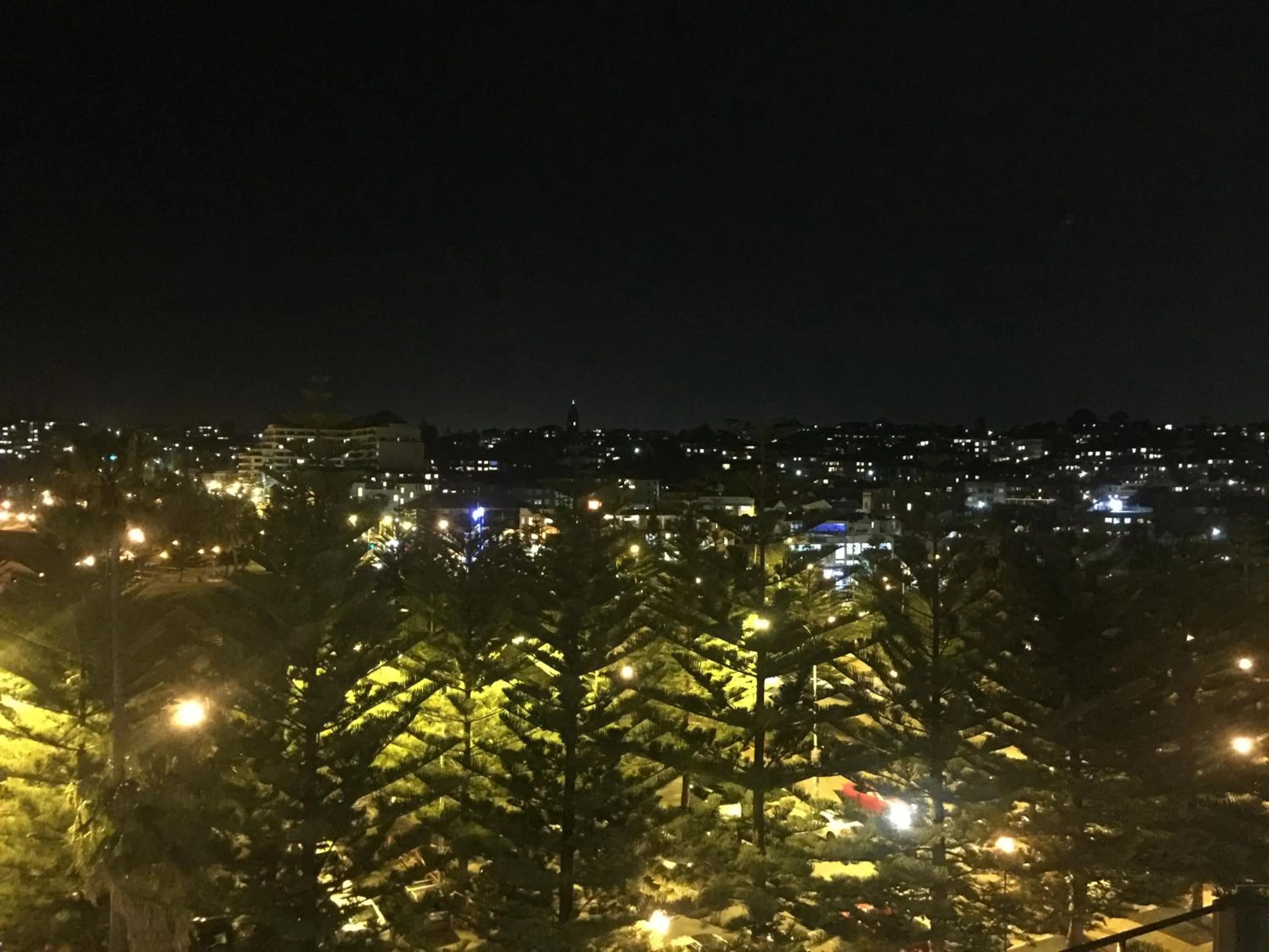 Night in Coogee Sands Hotel & Apartments