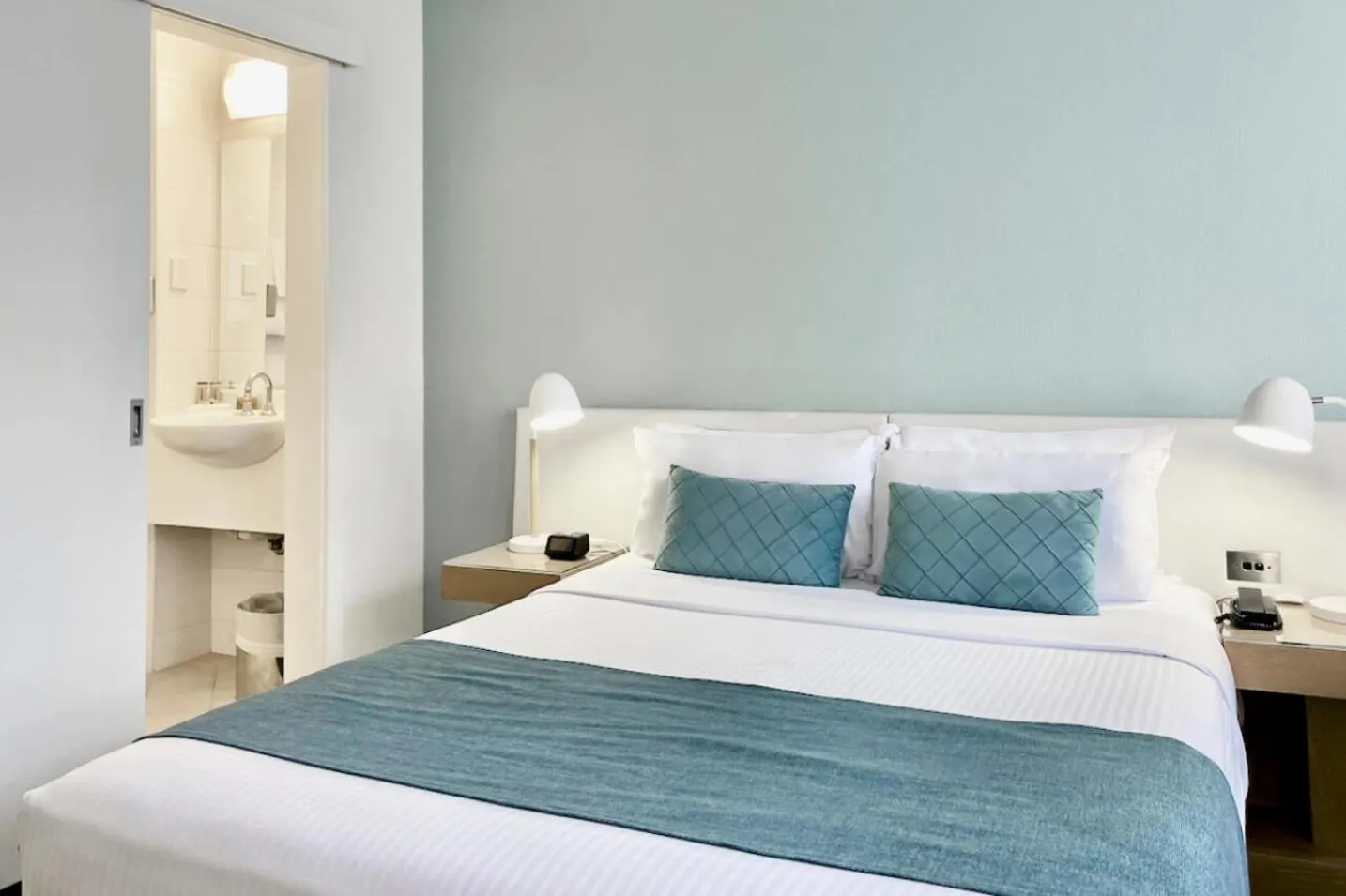 Bed in Coogee Sands Hotel & Apartments