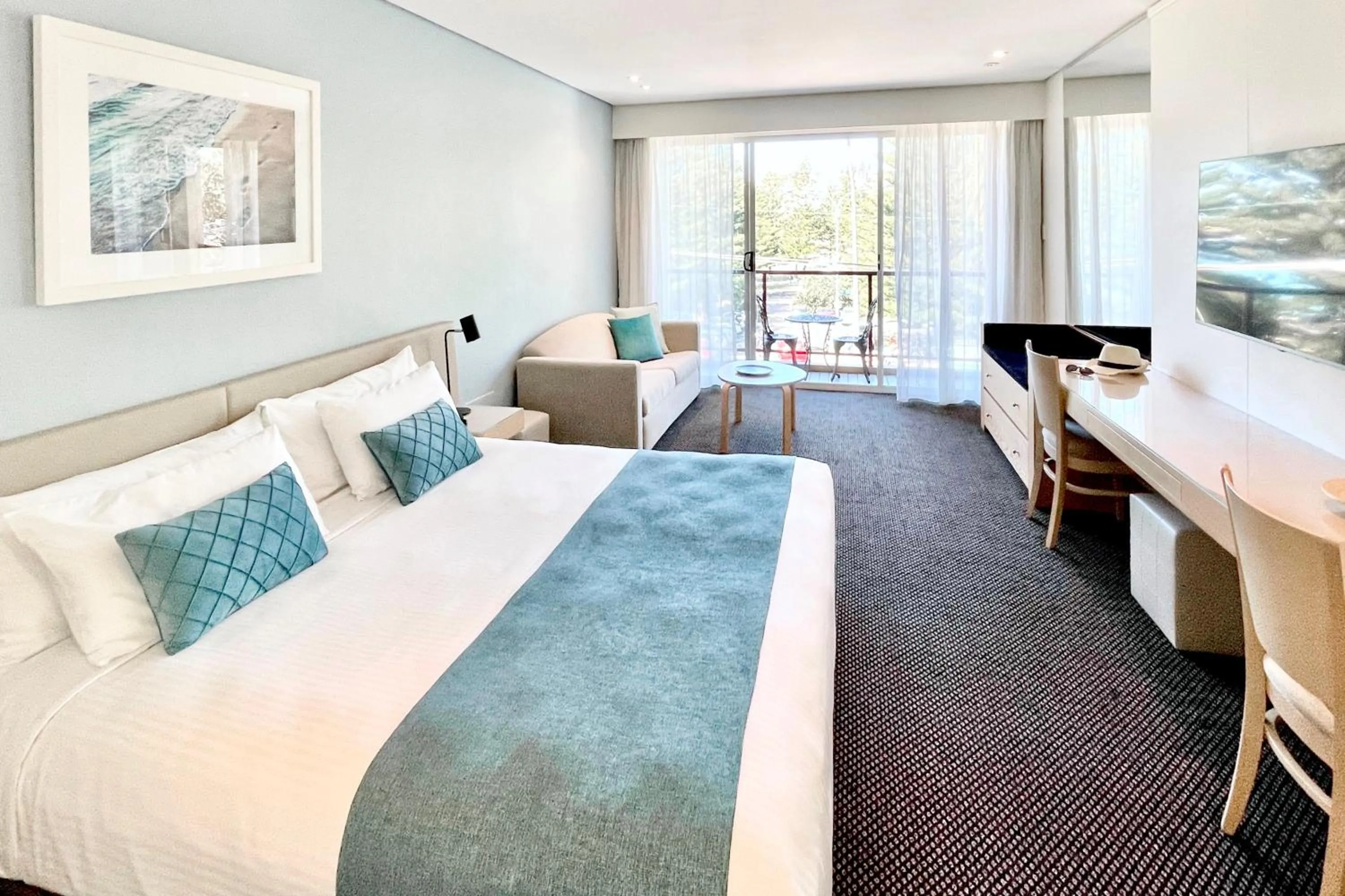 Photo of the whole room, Bed in Coogee Sands Hotel & Apartments