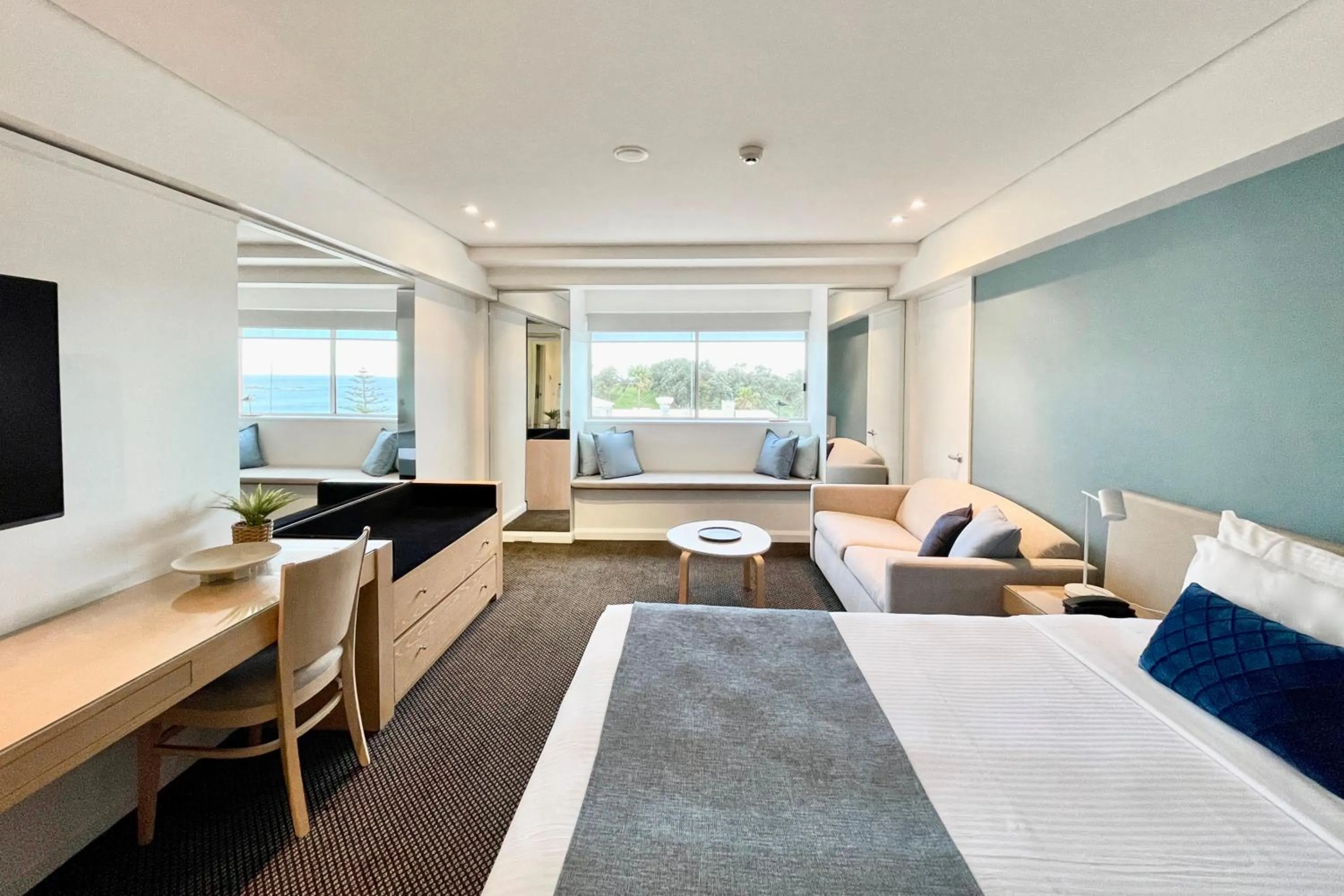 Photo of the whole room, Bed in Coogee Sands Hotel & Apartments